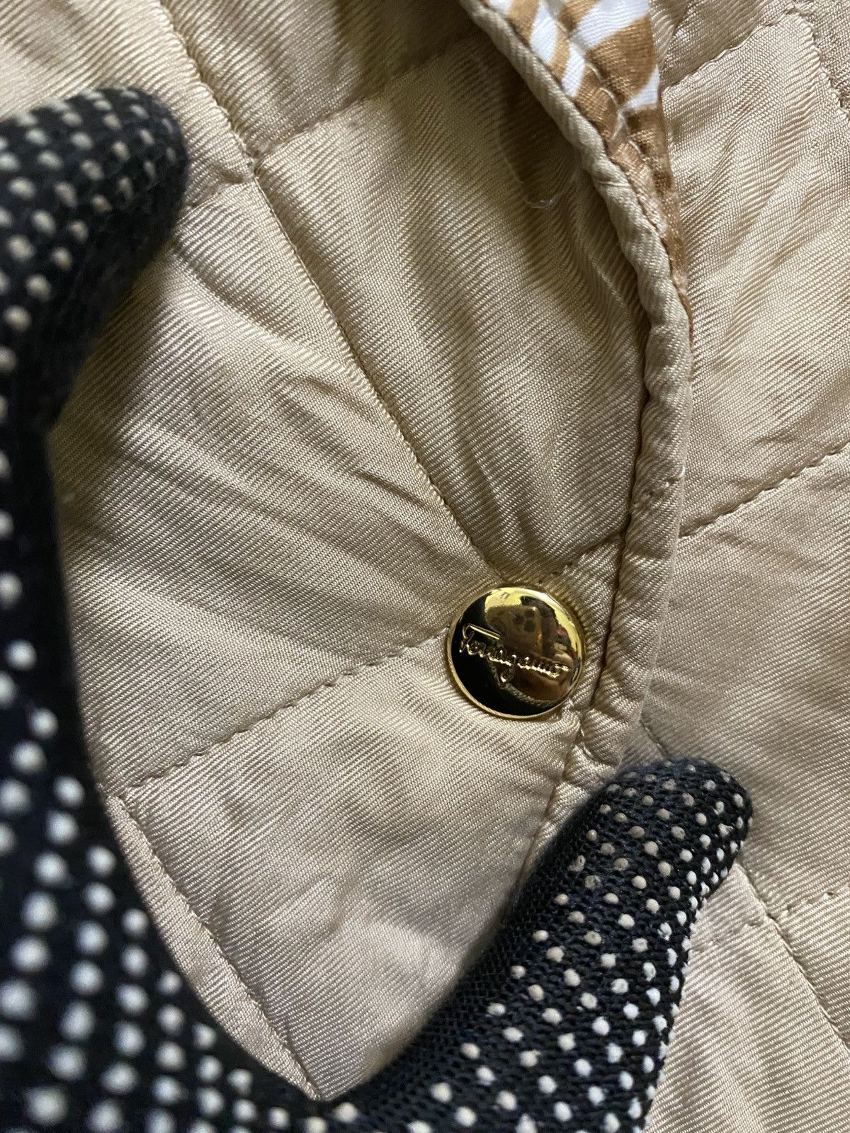 Salvatore Ferragamo VINTAGE SALVATORE FERRAGAMO ANIMAL PRINTING QUILTED JACKET Size US S / EU 44-46 / 1 - 15 Thumbnail