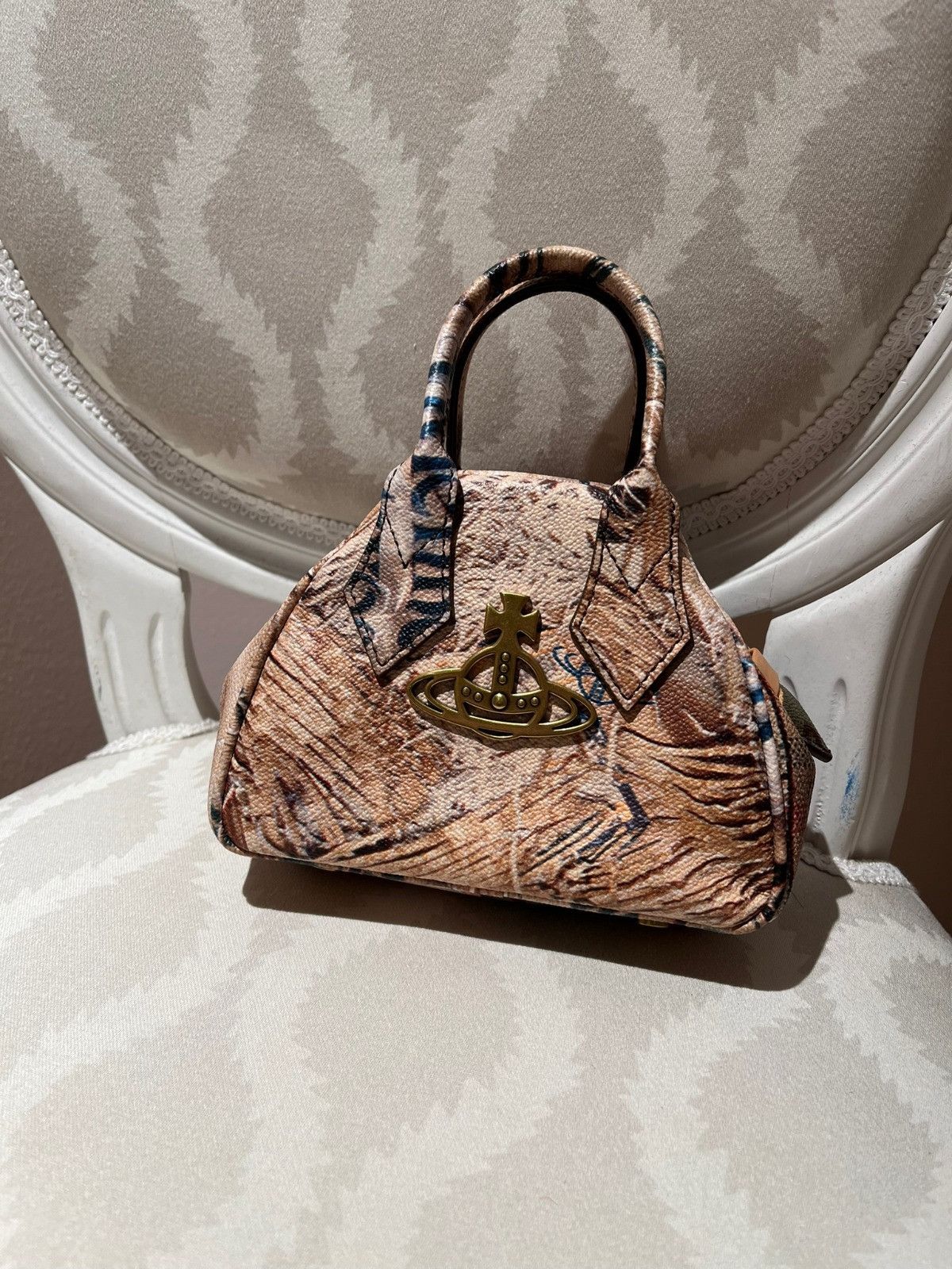 Vivienne Westwood o1f1d3z0825 Size: OS / Mini Yasmine Bag in Rubbish Print Size ONE SIZE - 1 Preview