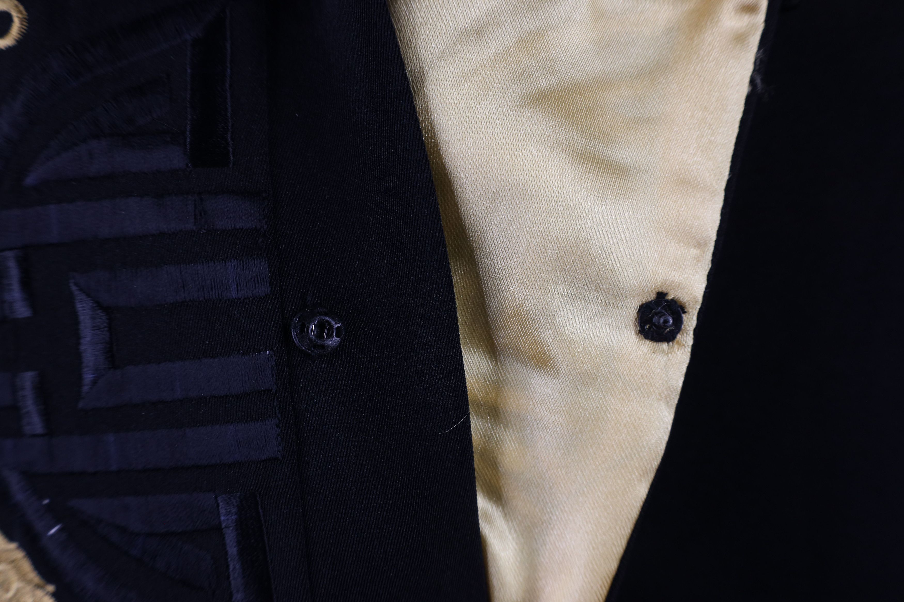 Vintage Vintage 90s Dragon Tie Button Kimono Jacket Black Gold Size US XXL / EU 58 / 5 - 10 Thumbnail