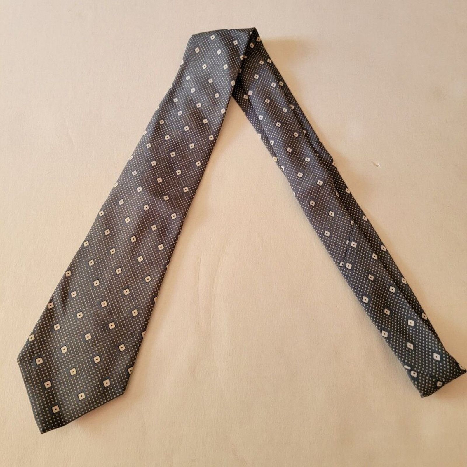 Other Korean Airlines Tie Grey-ish Blue w/ White Diamon Shapes Size ONE SIZE - 3 Thumbnail