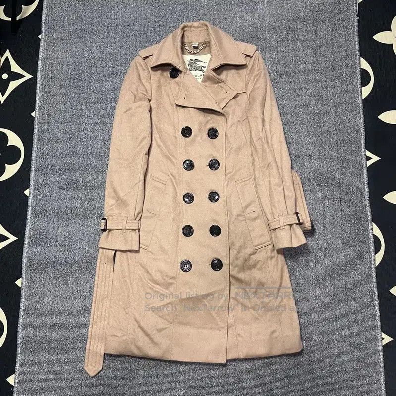 Burberry Burberry Women's Mid-Length Coat in Khaki. Size M / US 6-8 / IT 42-44 - 1 Thumbnail