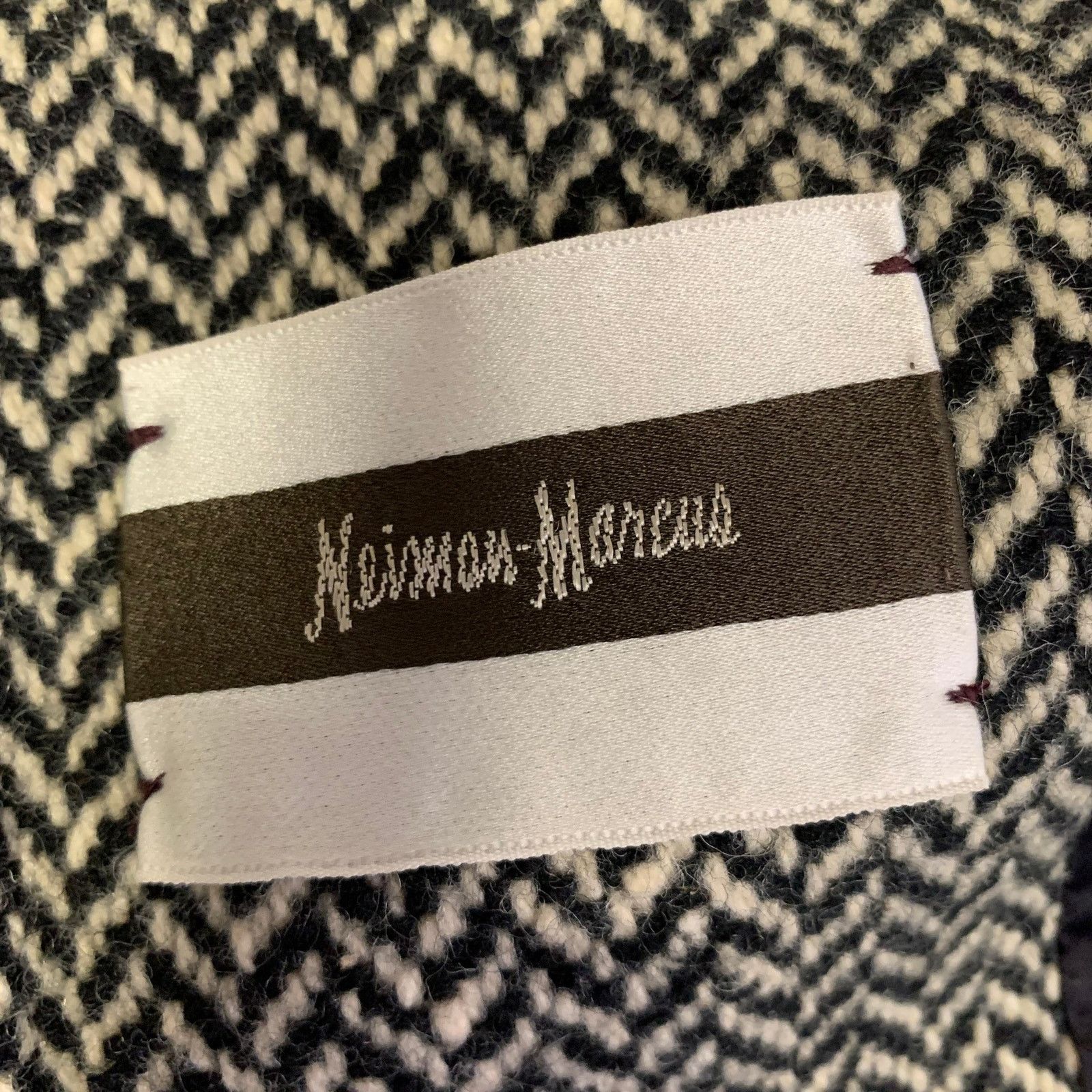 Neiman Marcus NEIMAN MARCUS Black White Herringbone Notch Lapel Coat Size M / US 6-8 / IT 42-44 - 4 Thumbnail
