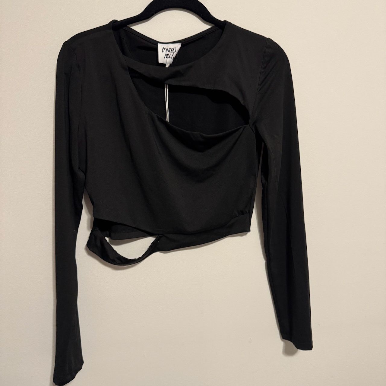 PRINCESS POLLY NWT Princess Polly Long Sleeve Cut Out Black Crop Top Size L / US 10 / IT 46 - 1 Thumbnail