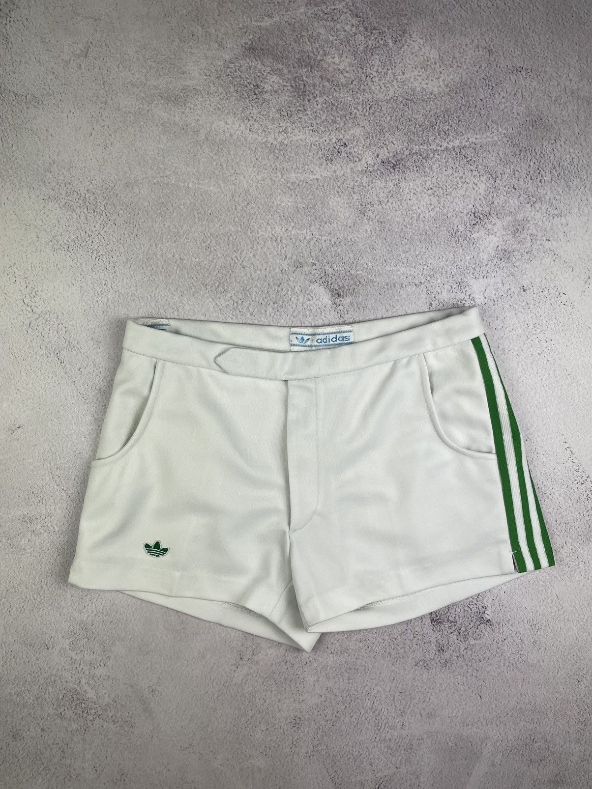 Adidas Vintage Adidas White Shorts S-M Trefoil Logo Stripes Retro Size US 32 / EU 48 - 1 Thumbnail