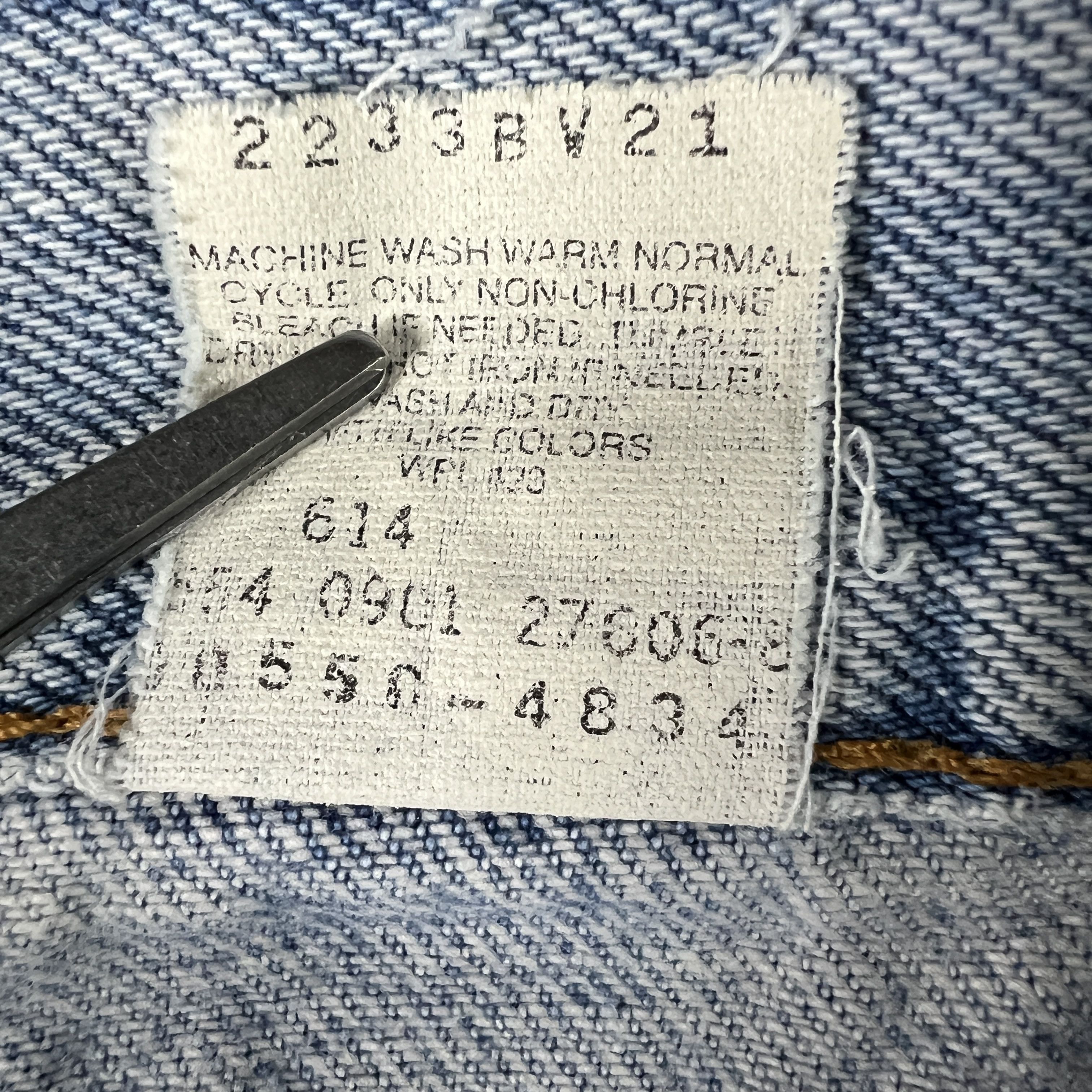 Levi's × Vintage Y2K Levi's Jeans 550 Relaxed Light Blue Faded Cotton Denim Size US 35 - 10 Thumbnail