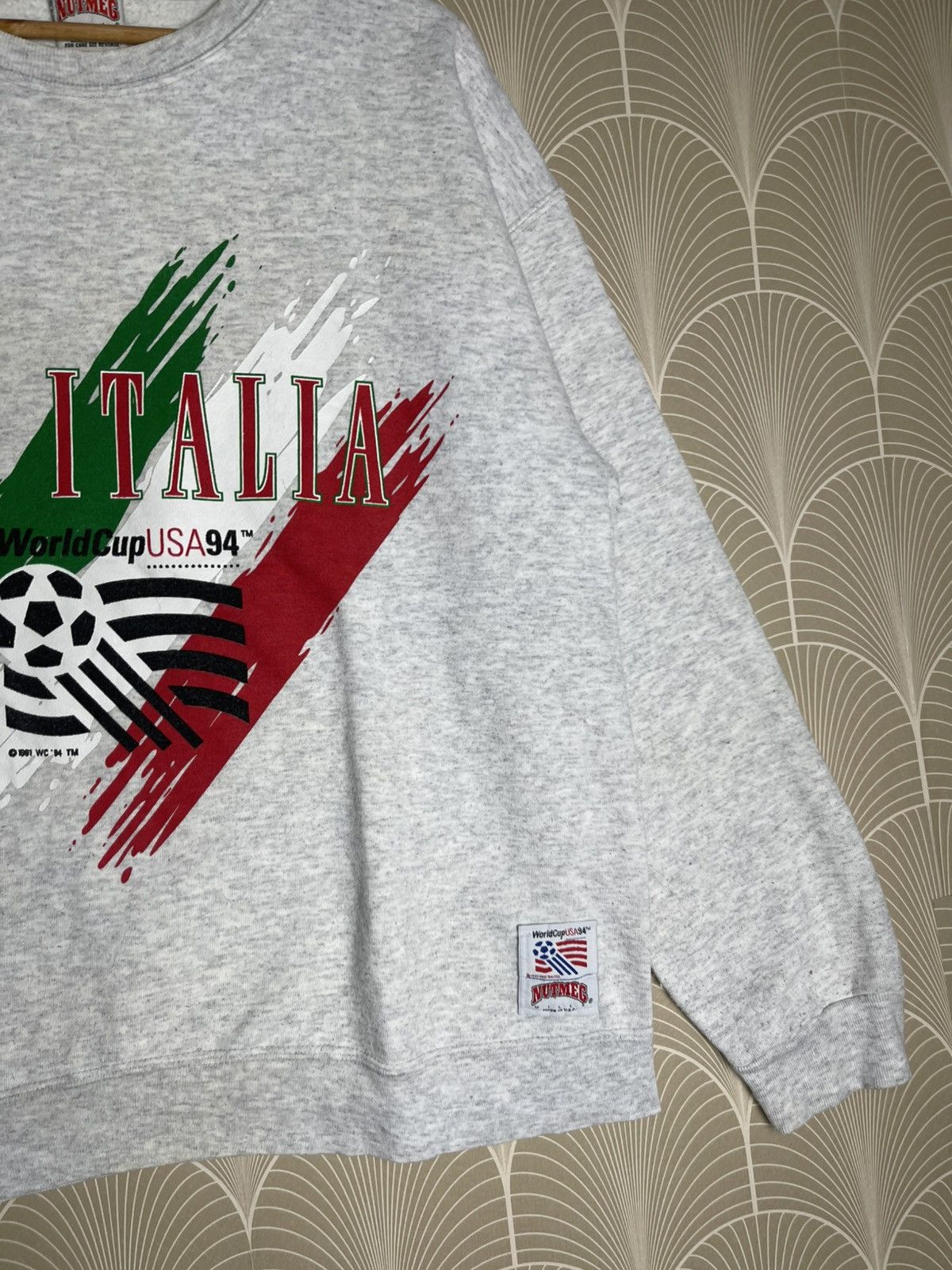 Nutmeg VINTAGE WORLDCUP USA 94’ ITALIA TEAM X NUTMEG CREWNECK RARE Size US L / EU 52-54 / 3 - 4 Thumbnail
