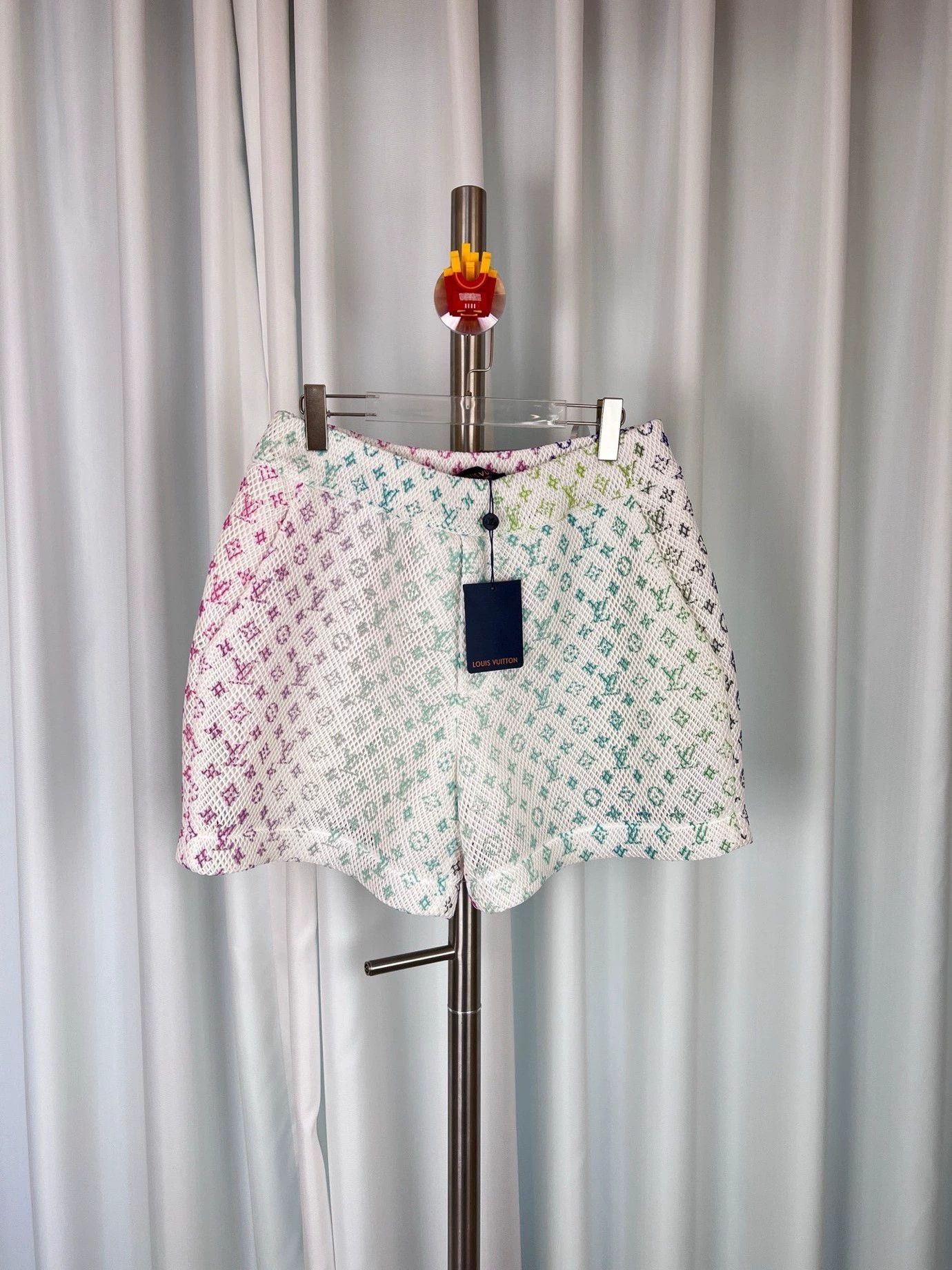 Louis Vuitton Louis Vuitton Rainbow Gradient Mesh Shorts - dmc Size US 31 - 1 Thumbnail