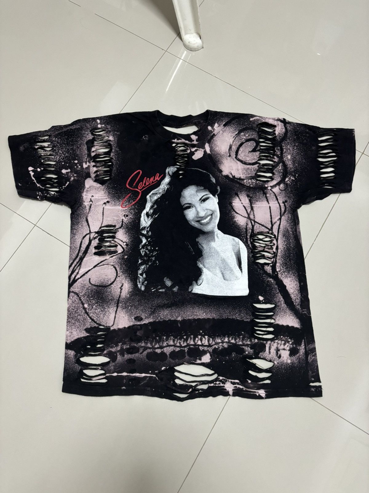 Band Tees Selena Thrashed Distressed T Shirt Size US L / EU 52-54 / 3 - 3 Thumbnail