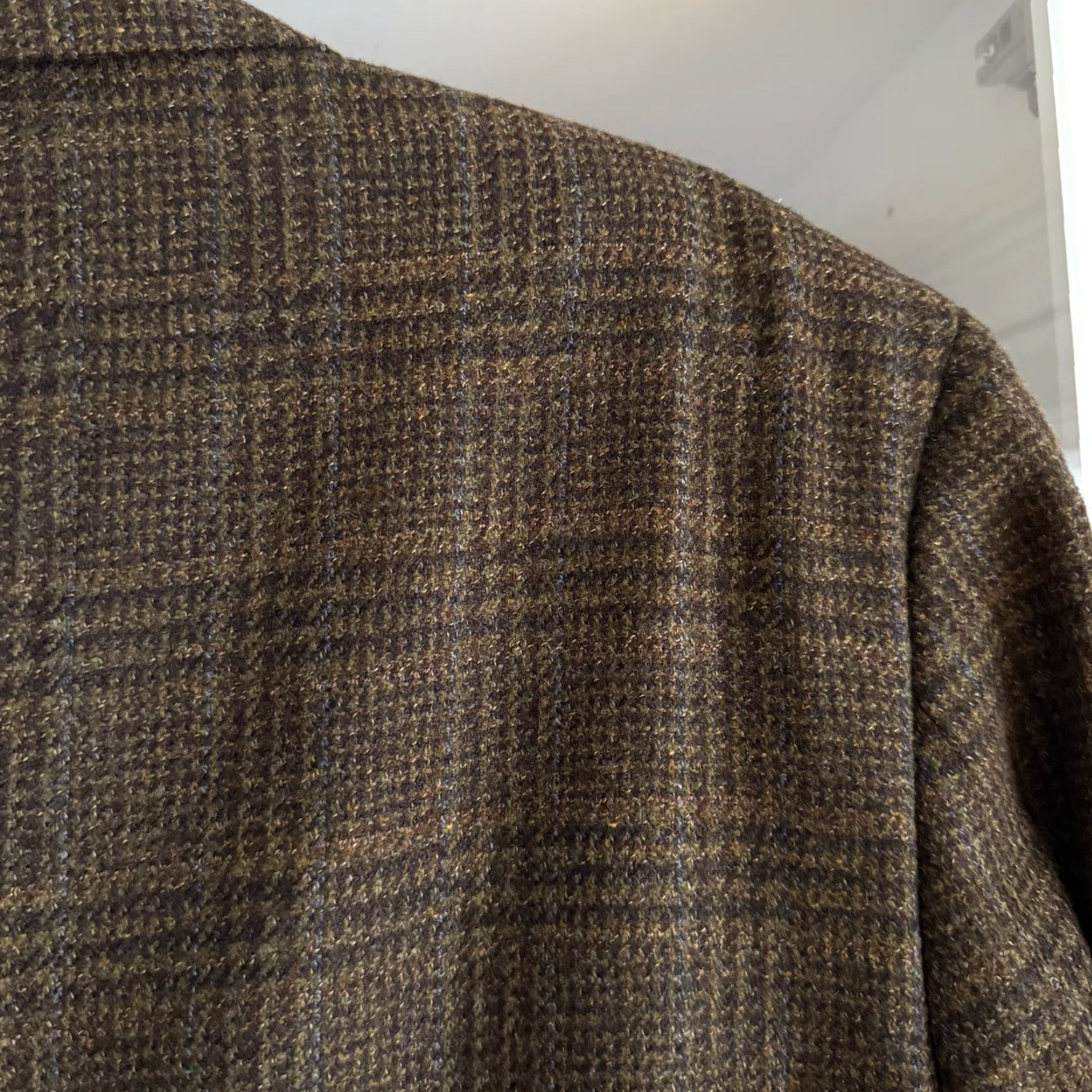 Jos. A. Bank VINTAGE Jos A Bank Sport Coat Jacket Brown Check Plaid Lambswool Cashmere 44R Two-Button Notch Lapel Single-Vented Classic Men Size US S / EU 44-46 / 1 - 5 Thumbnail