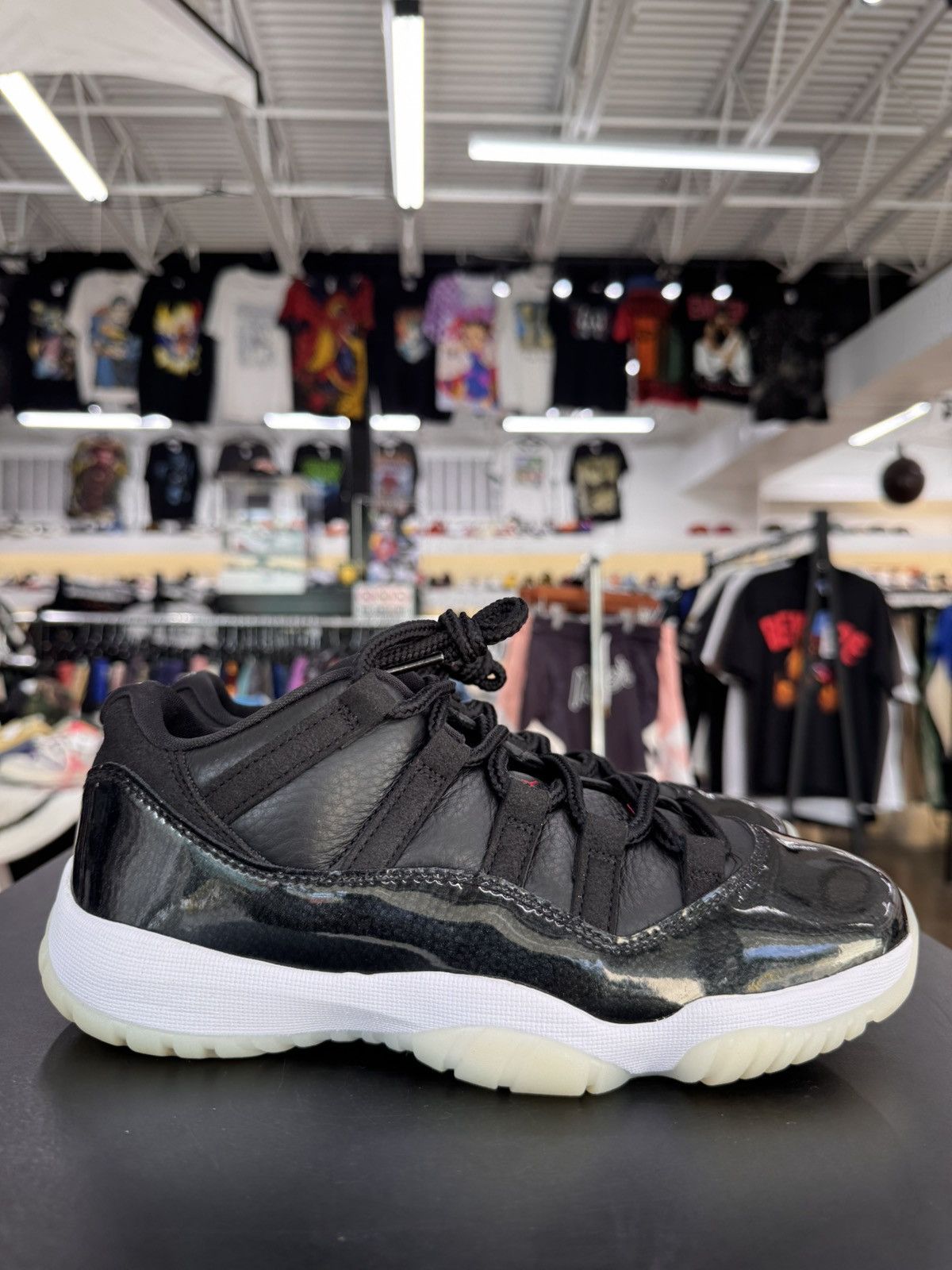 Jordan Brand Air Jordan 11 Low 72-10 Size 6 (2022) Size US 6 / EU 39 - 6 Thumbnail