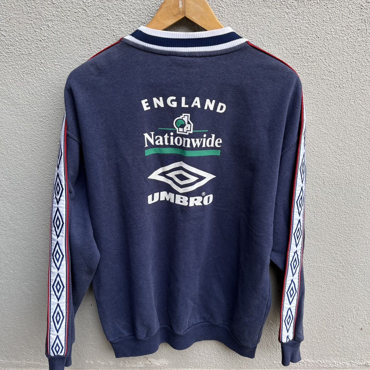 Vintage 90s ENGLAND crewneck umbro football