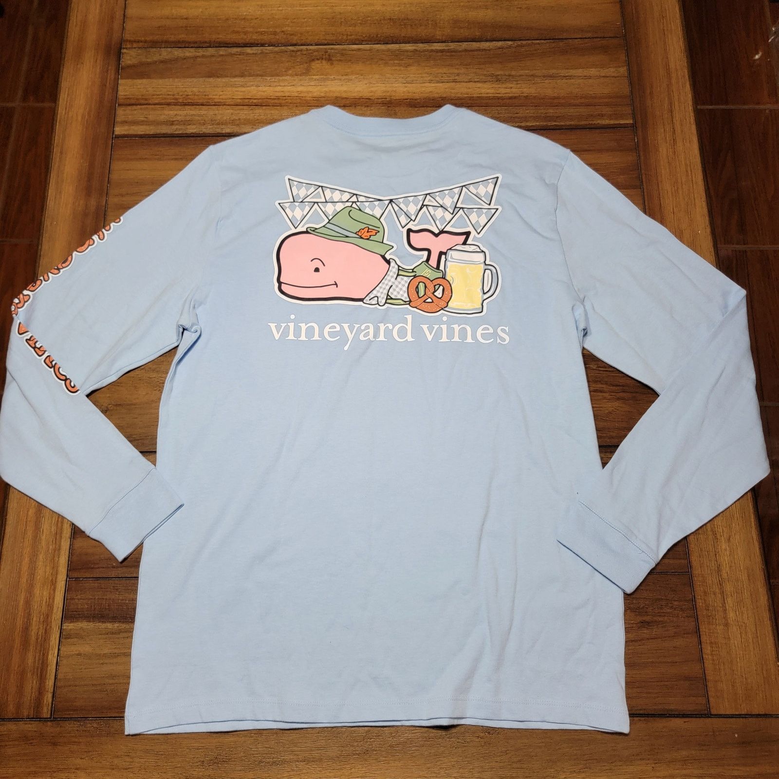 Vineyard Vines Vineyard Vines LS Unisex Tee Oktoberfest Whale - Medium NWT Size US M / EU 48-50 / 2 - 1 Thumbnail