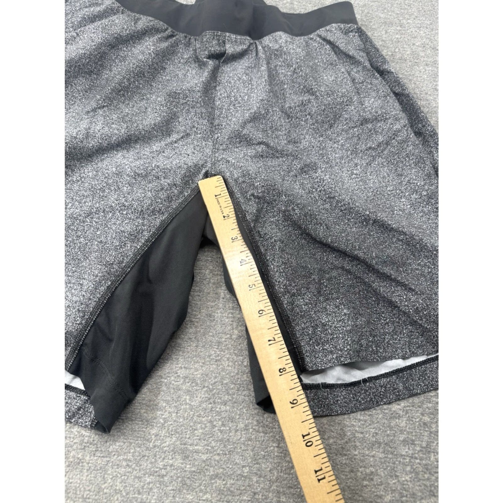 Lululemon Lululemon T.H.E. Short Men’s L 8” Gray Black Athletic Gym Shorts | Cross Training | Running & Jogging | Regular Size Size US 33 - 2 Thumbnail
