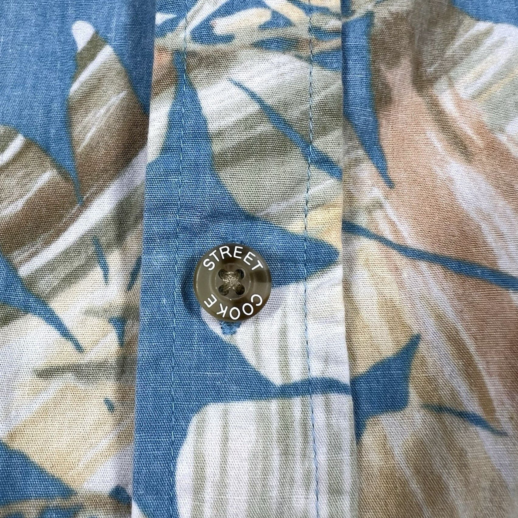 Vintage Cooke Street Hawaiian Button-Up Shirt Mens 2XL Floral Pineapple Pattern Blue Short Sleeve Casual Party/Cocktail Travel Mens Size US XXL / EU 58 / 5 - 6 Thumbnail