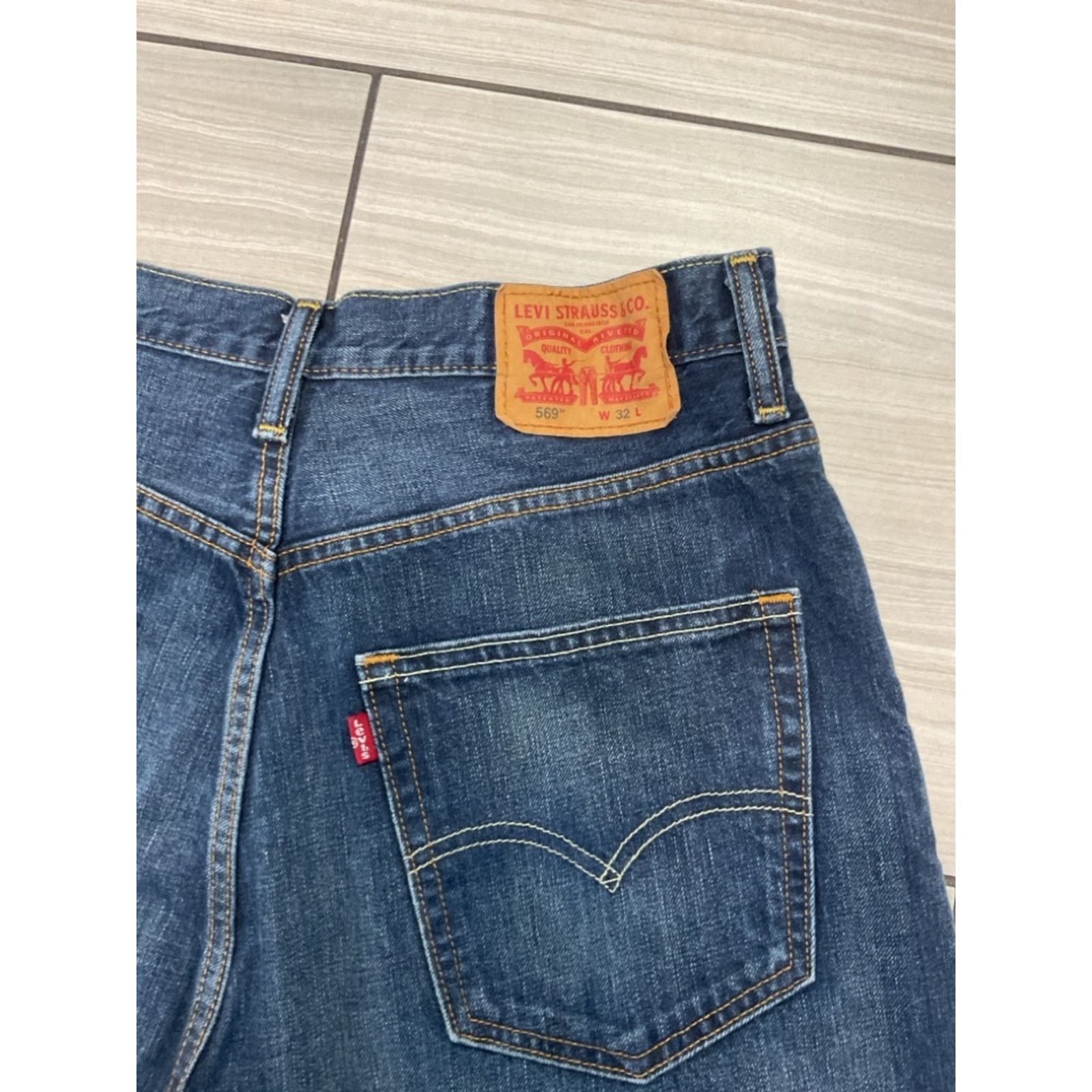 Levi's Levi’s 569 Loose Fit Denim Shorts Size US 32 / EU 48 - 4 Thumbnail