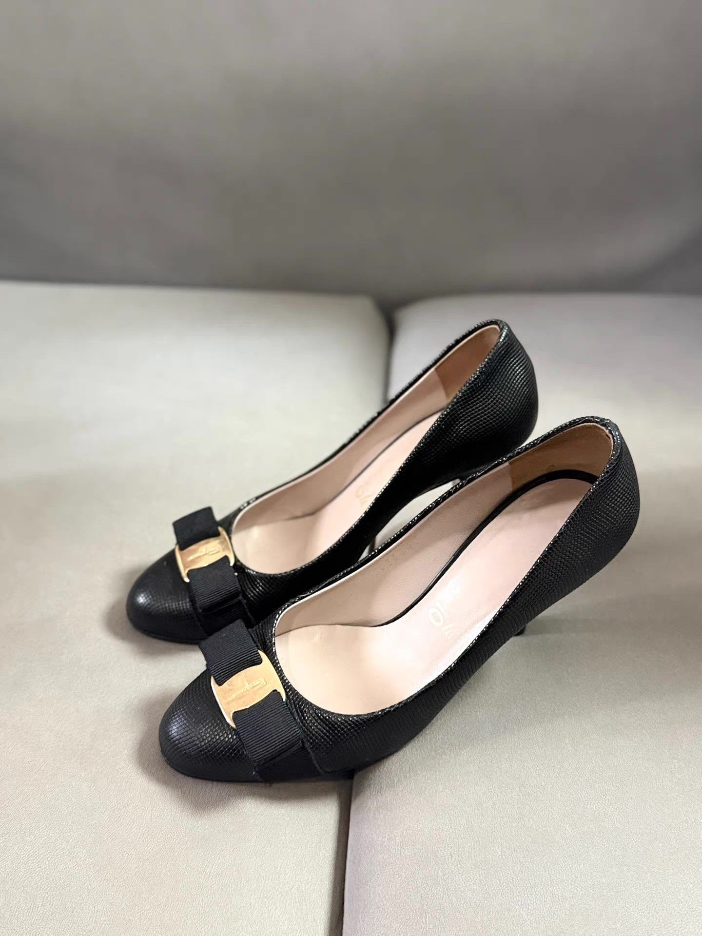 Salvatore Ferragamo Ferragamo Patent Leather High Heels。 Ｑ20 Size US 7 / IT 37 - 2 Thumbnail