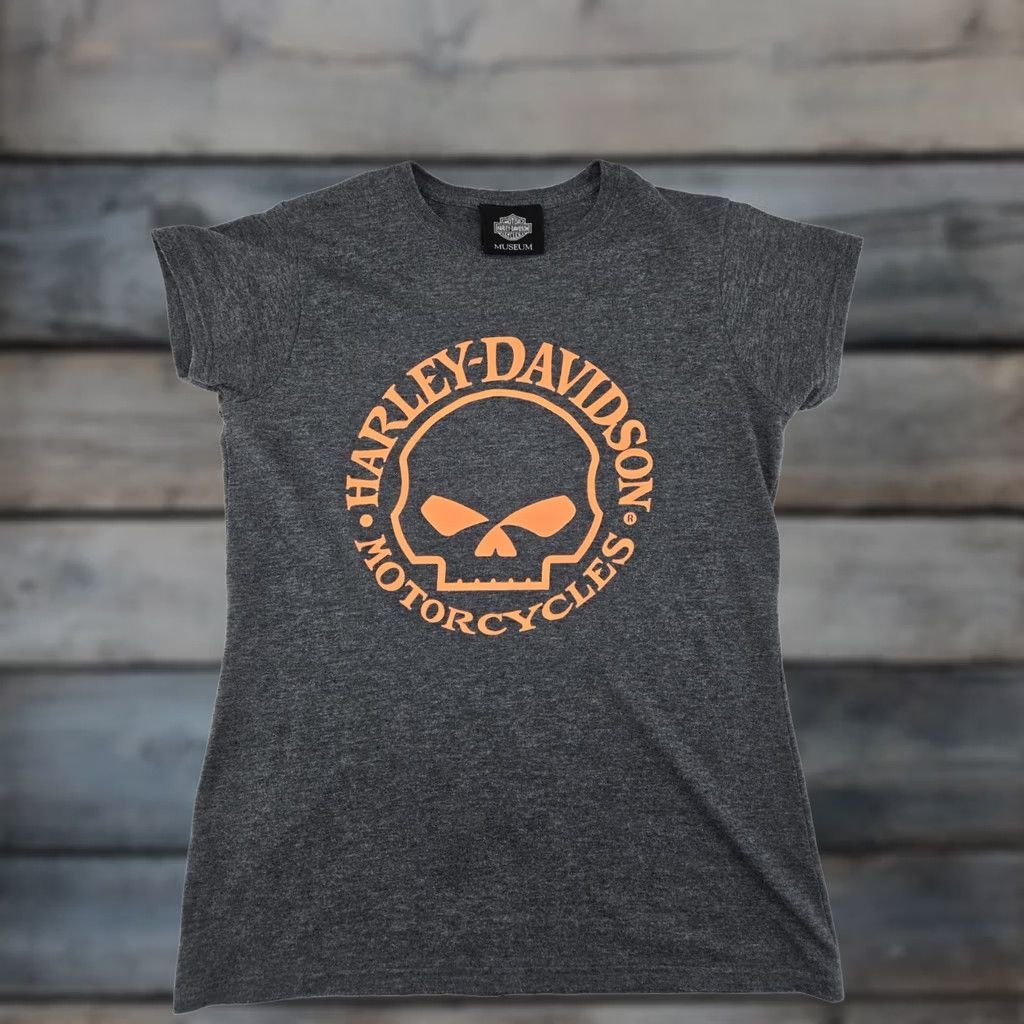 Harley Davidson VINTAGE Harley-Davidson Museum Skull T Shirt Women’s Medium Milwaukee WI Biker Tee Size M / US 6-8 / IT 42-44 - 1 Thumbnail