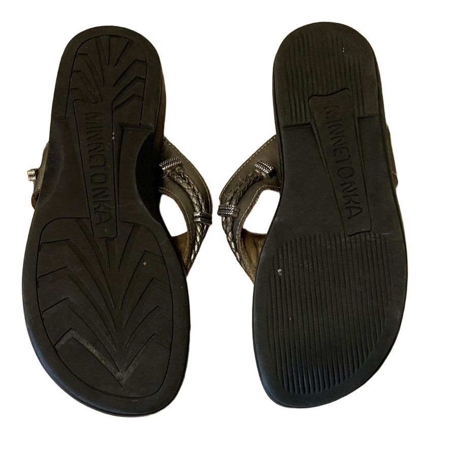 Minnetonka Minnetonka Silverbay Sandals 7 Women Pewter Charm Braid Size US 7 / IT 37 - 7 Thumbnail