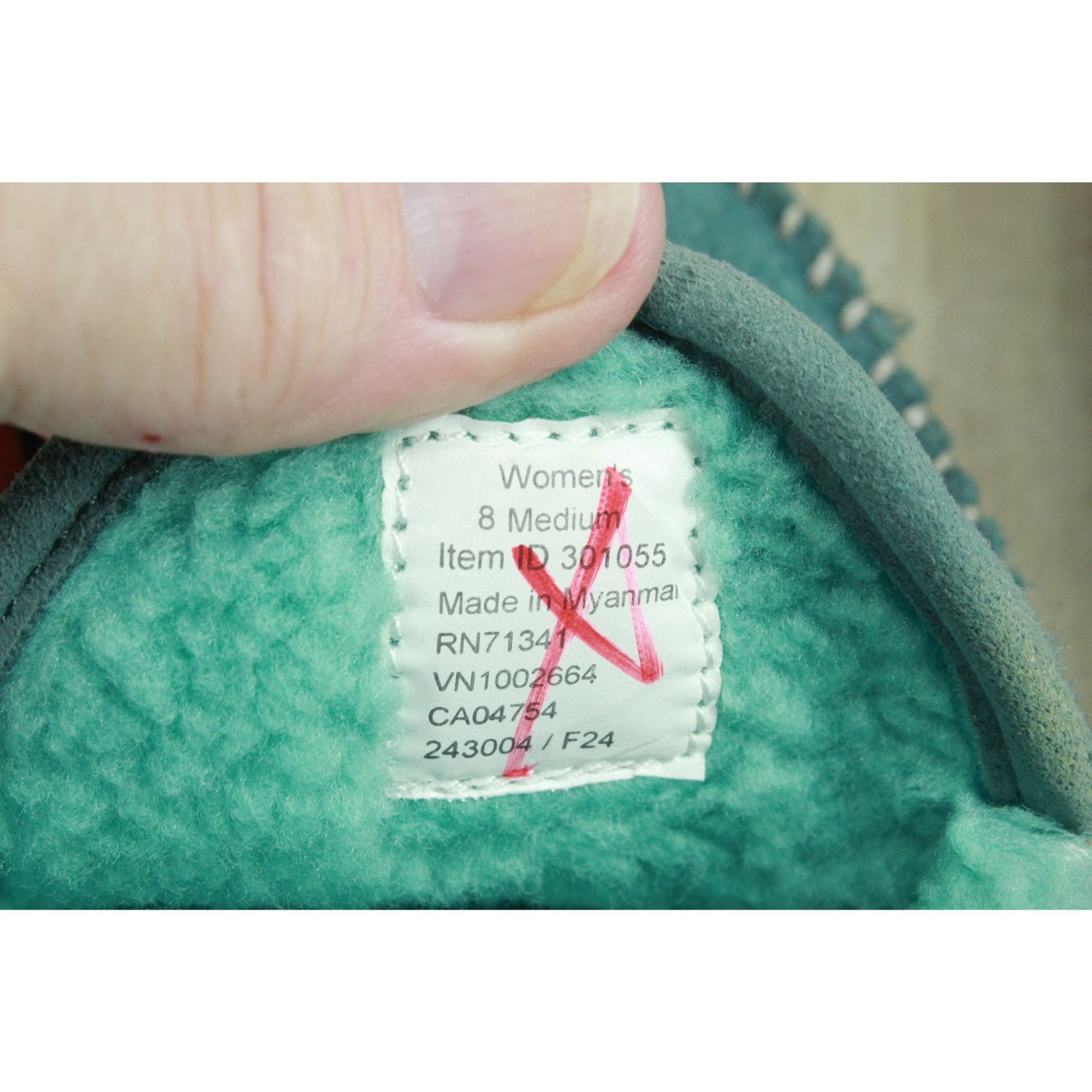 L.L. Bean LL Bean Green Fleece Lined Mountain Moccasins Size US 8 / IT 38 - 8 Thumbnail