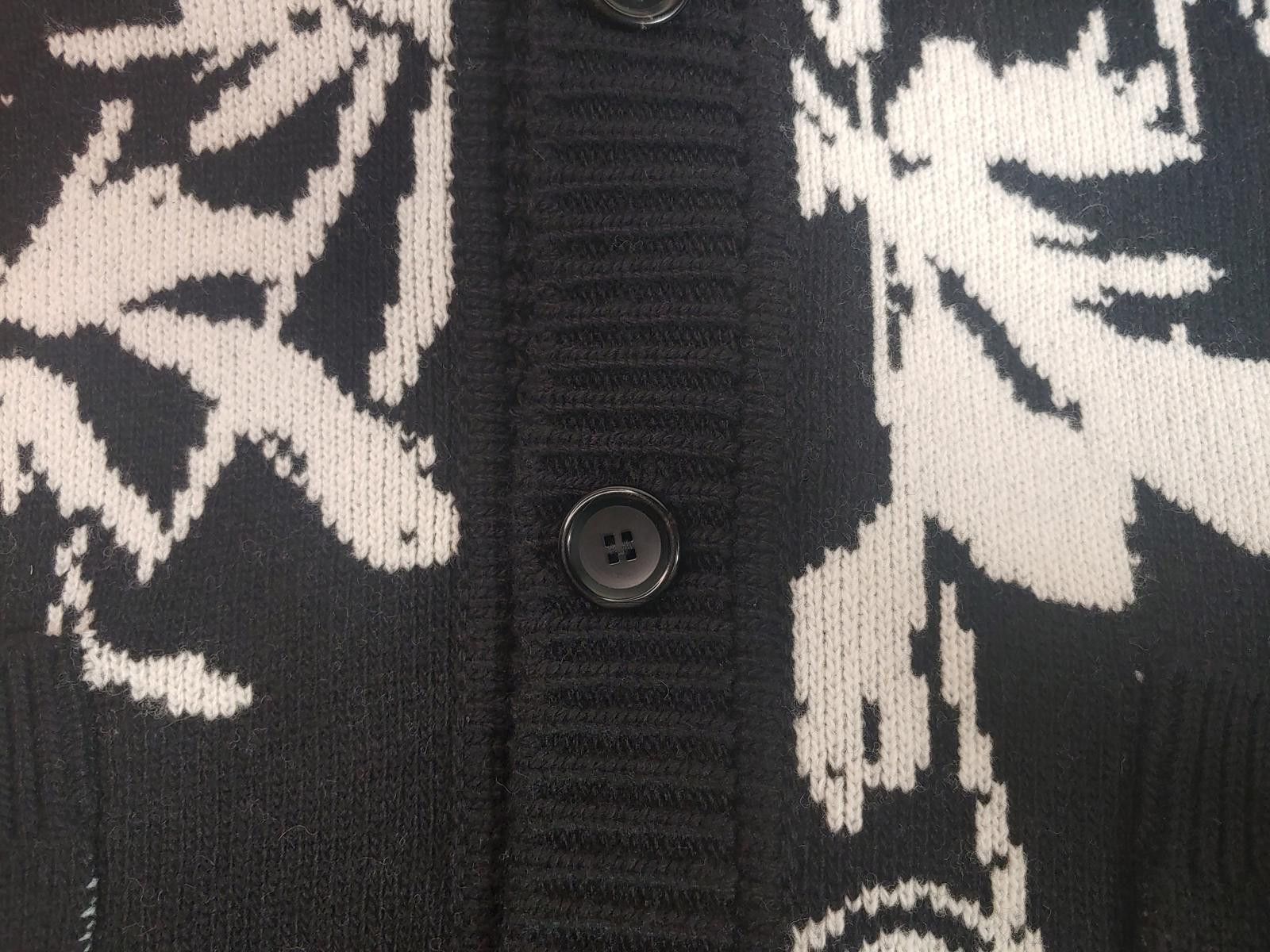 Louis Vuitton Louis Vuitton Thistle Jacquard Cardigan in Black Size ONE SIZE - 8 Thumbnail
