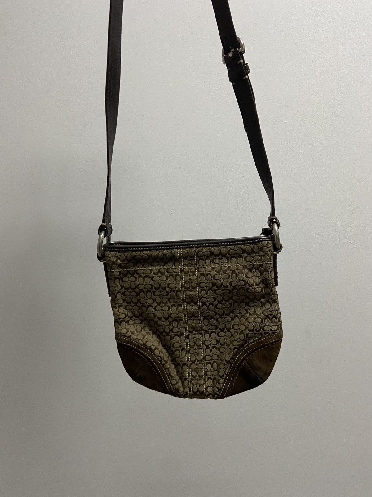 Coach monogram bag shoulder vintage zip