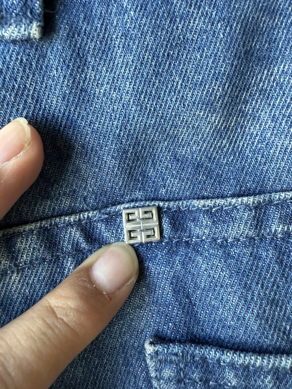 Givenchy USED GIVENCHY MENS MULTICUTTED DENIM CARGO SHORTS SIZE 36 Size US 36 / EU 52 - 16 Thumbnail