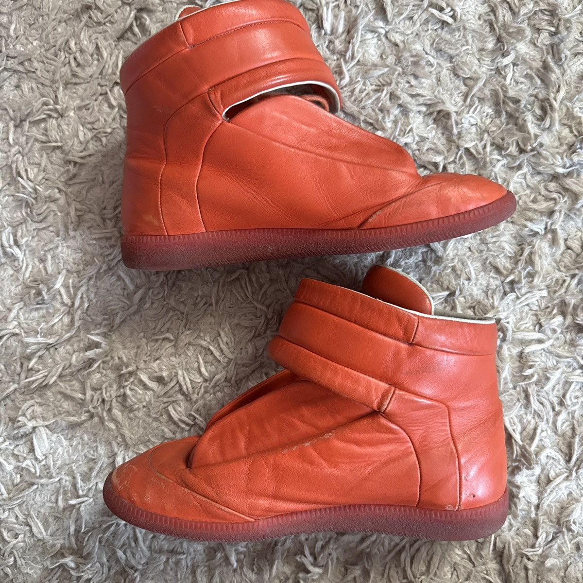 100% Authentic Orange maison margiela futures size 44 (11)