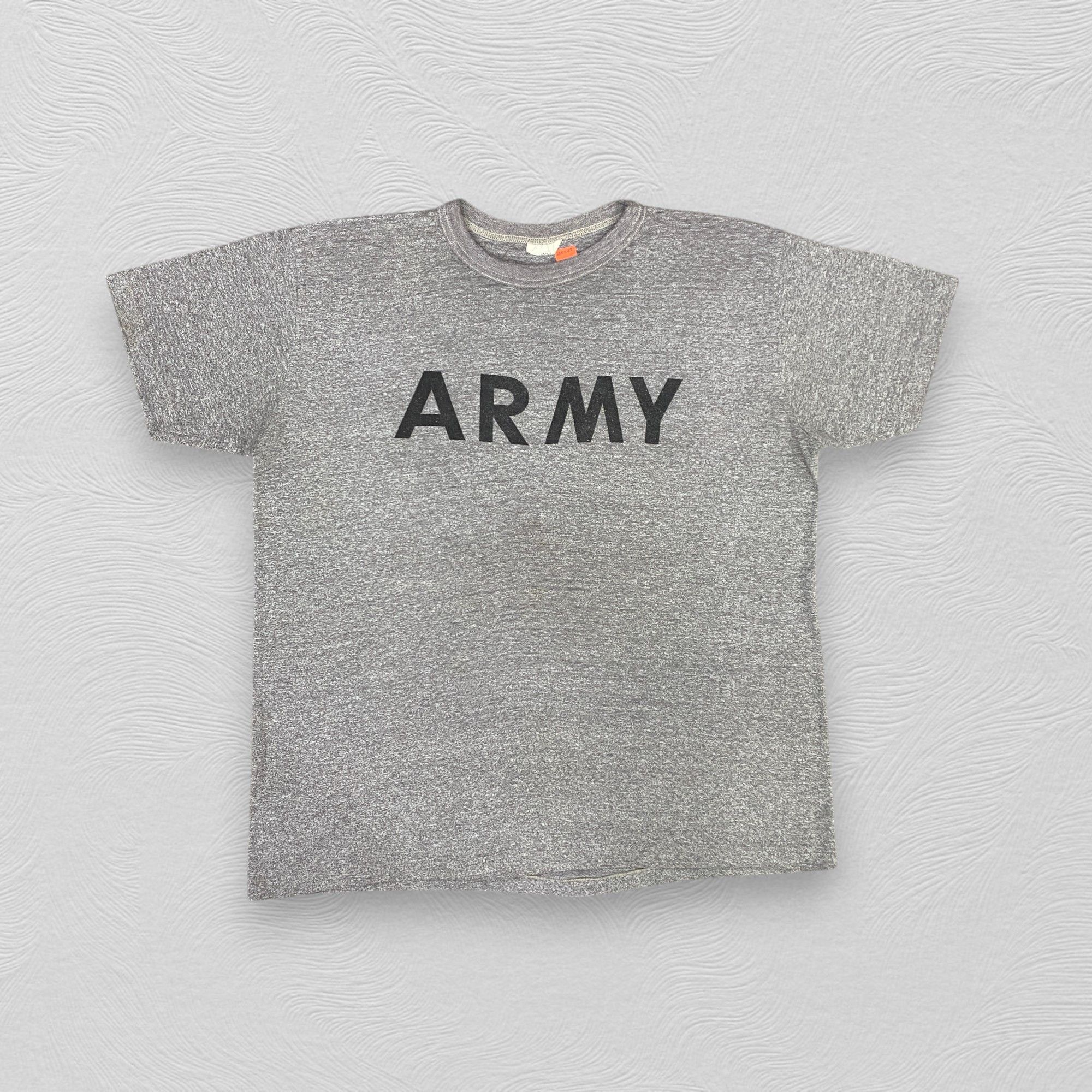 Vintage Vintage 80s USA Army Tshirt - J095 Size US L / EU 52-54 / 3 - 1 Thumbnail
