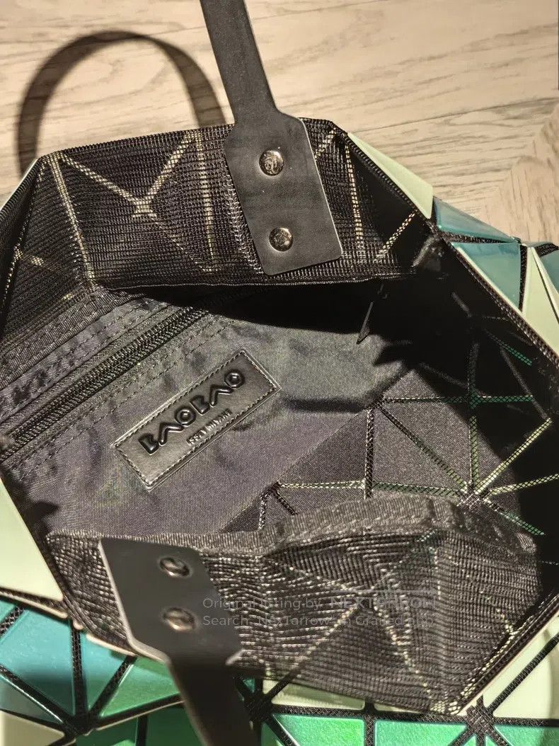 Issey Miyake Issey Miyake Color Block Luminous Bag Pearlescent Green Co Size ONE SIZE - 5 Thumbnail