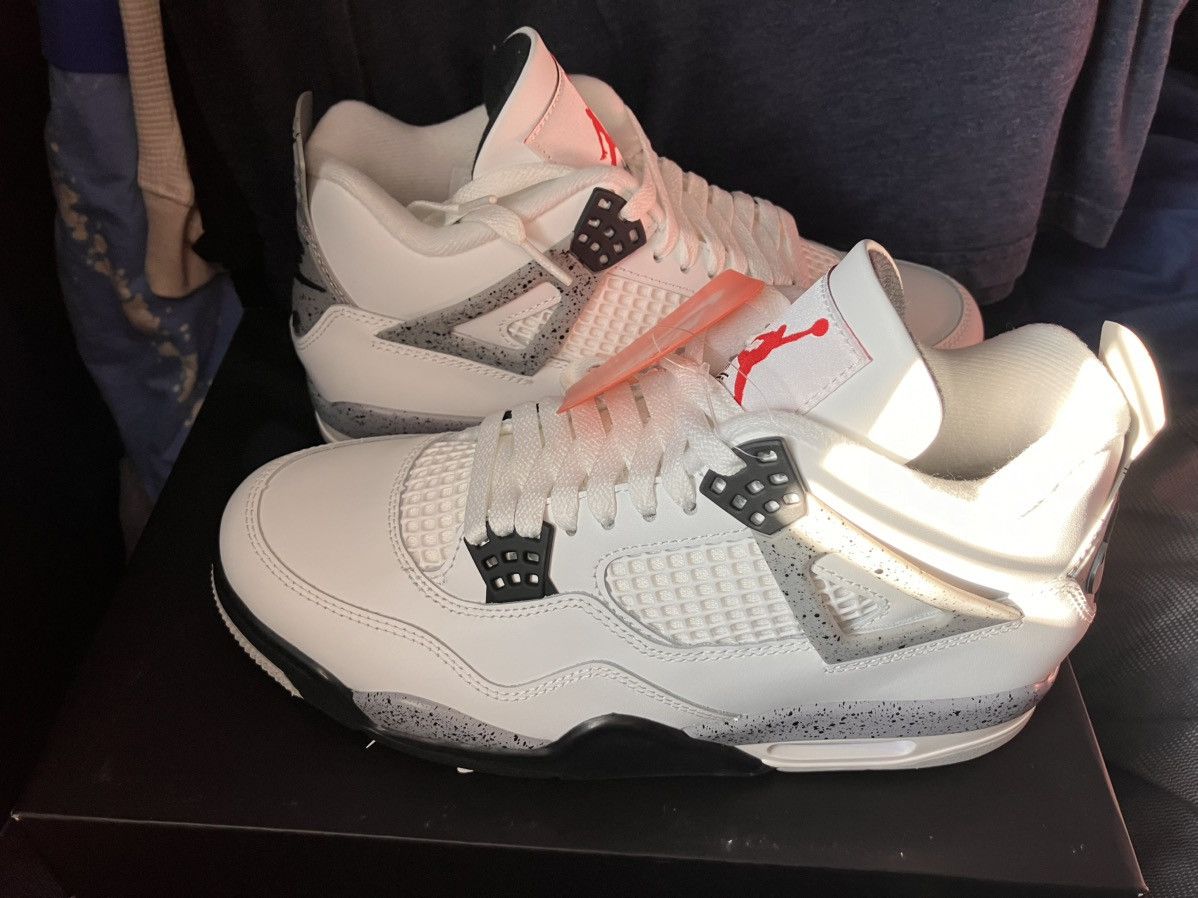 Jordan Brand White cement 4’s sz 8.5 Size US 8.5 / EU 41-42 - 4 Thumbnail