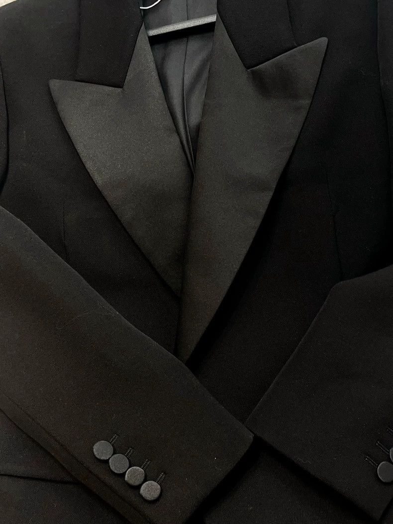 Saint Laurent Paris Saint Laurent Paris Black classic lapel blazer Size XS / US 0-2 / IT 36-38 - 2 Thumbnail