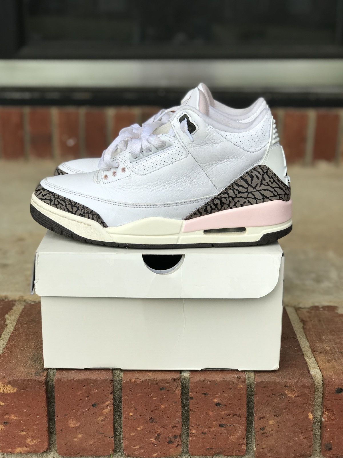 Jordan Brand Air Jordan 3 Retro Neapolitan W Size 8.5 Size US 8.5 / IT 38.5 - 2 Thumbnail