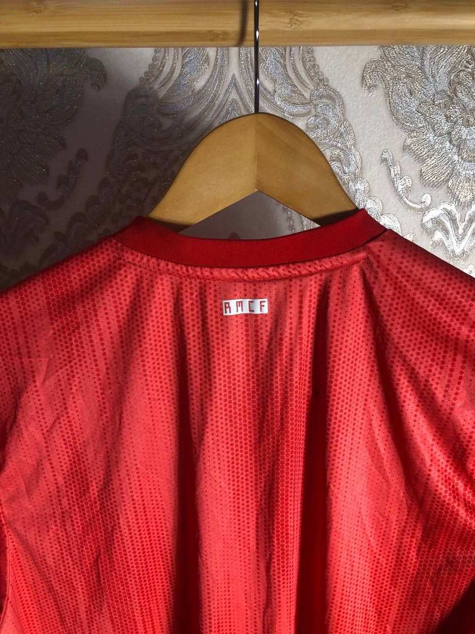 Adidas VINTAGE ADIDAS FC REAL MADRID SPAIN SOCCER JERSEY RETRO Y2K Size US L / EU 52-54 / 3 - 9 Thumbnail