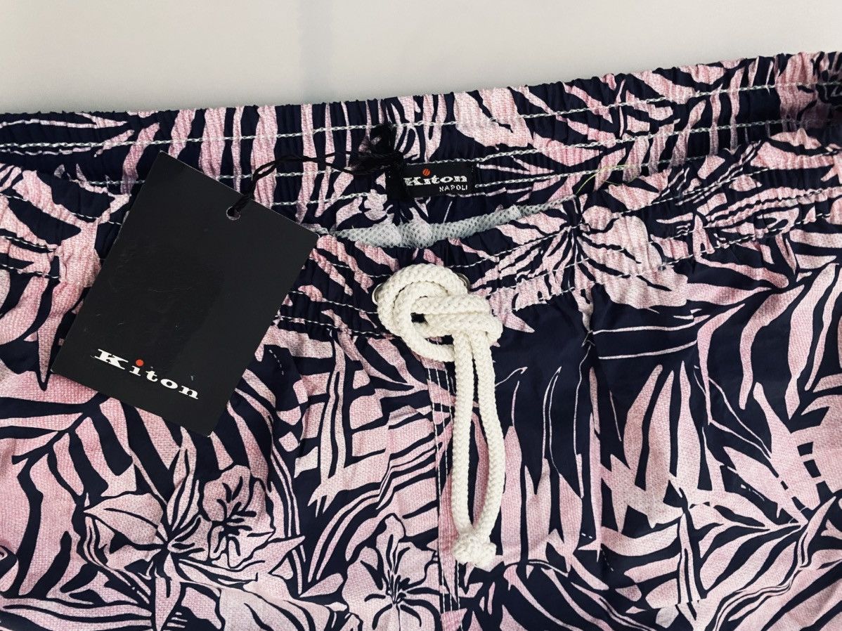 Kiton Kiton 🇮🇹 fuchsia/navy palm frond resort swim trunks S NWT Size US 32 / EU 48 - 3 Thumbnail