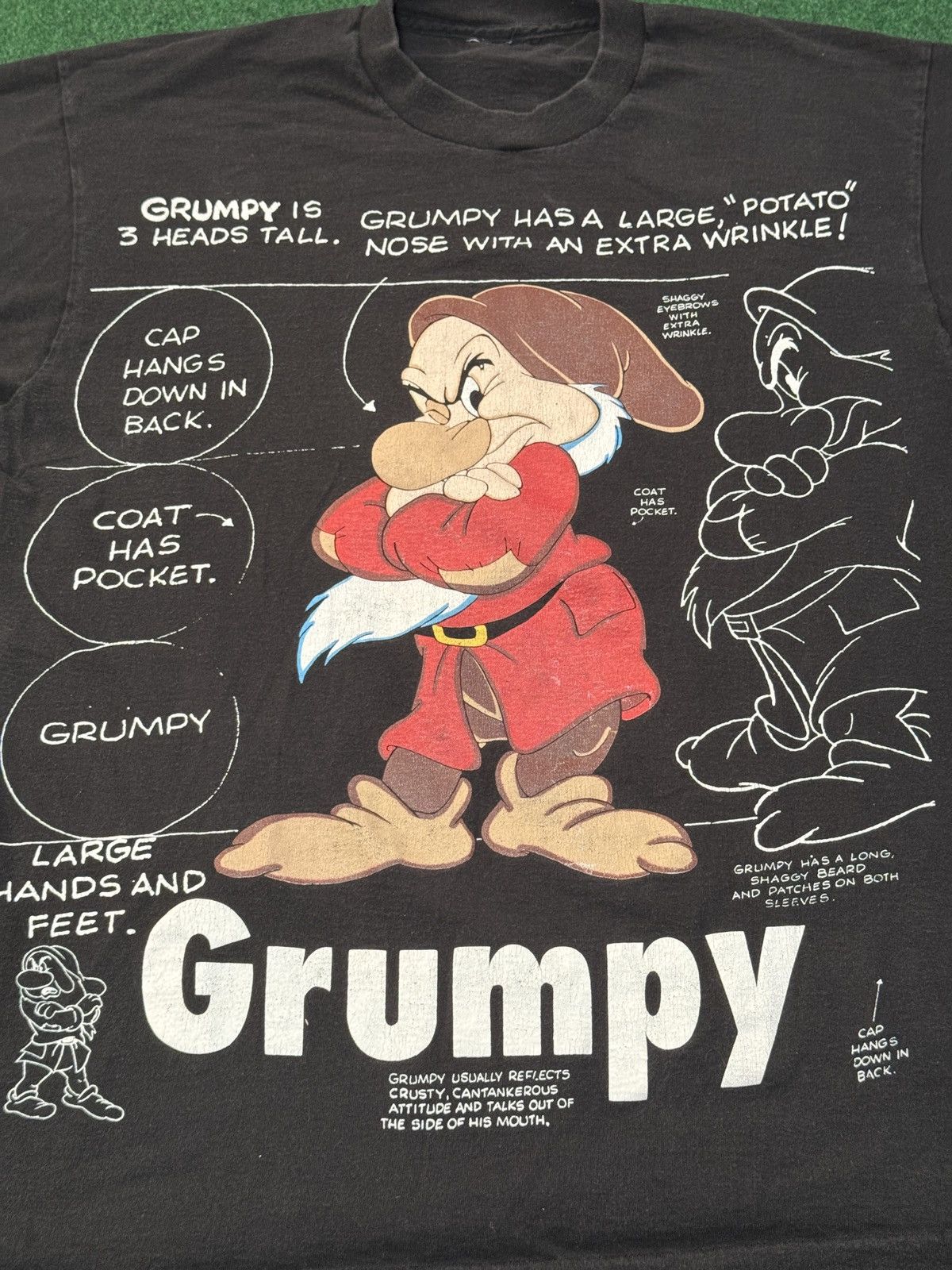 Disney Vintage 90s Snow White 7 Dwarves Grumpy Dwarf XL T Shirt Size US XL / EU 56 / 4 - 2 Thumbnail