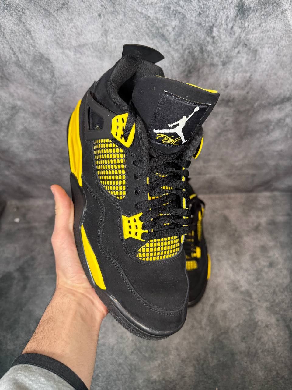 Jordan Brand Size 12 | Jordan 4 Thunder No Box | Pre-Owned Size US 12 / EU 45 - 1 Thumbnail