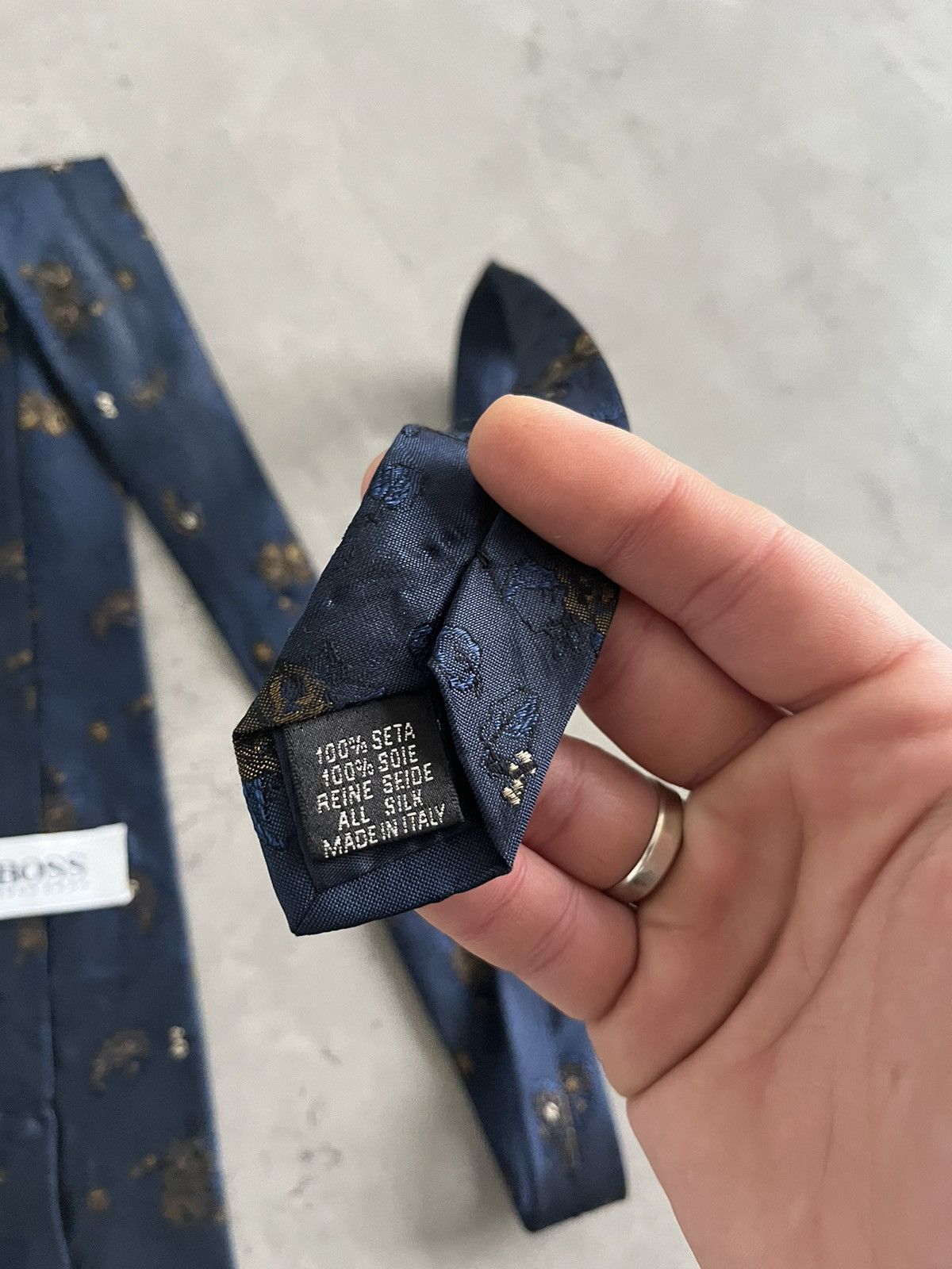 Hugo × Hugo Boss Vintage Hugo Boss Made in Italy 100% Silk Size ONE SIZE - 3 Thumbnail