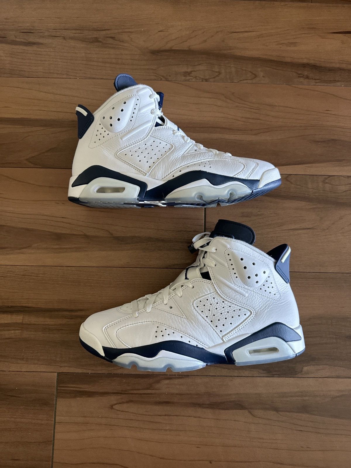 Jordan Brand Air Jordan 6 VI Retro Midnight Navy 2022 Size US 9.5 / EU 42-43 - 1 Thumbnail