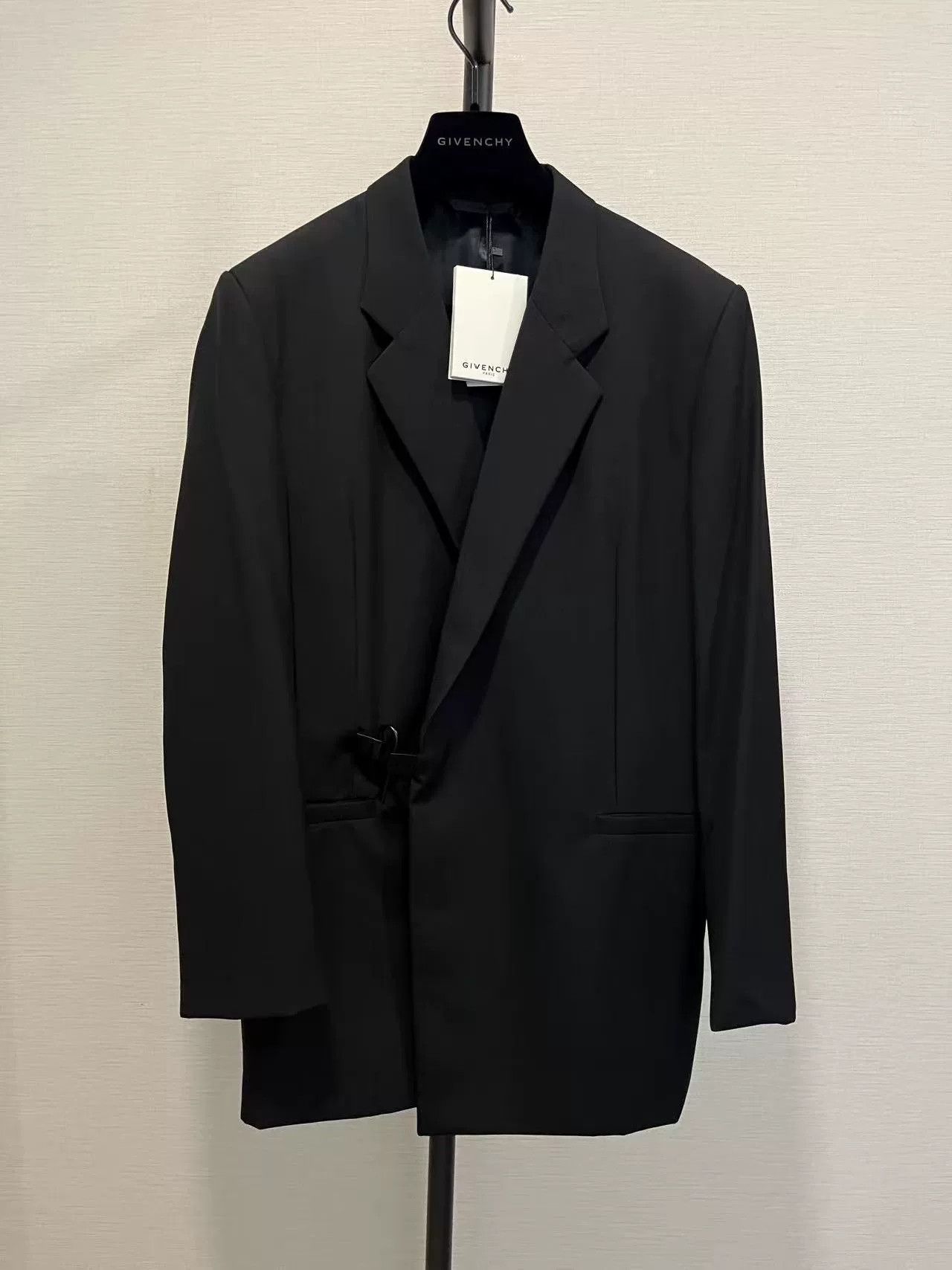 Givenchy Givenchy Black U-Lock Suit Coat Size US M / EU 48-50 / 2 - 1 Thumbnail