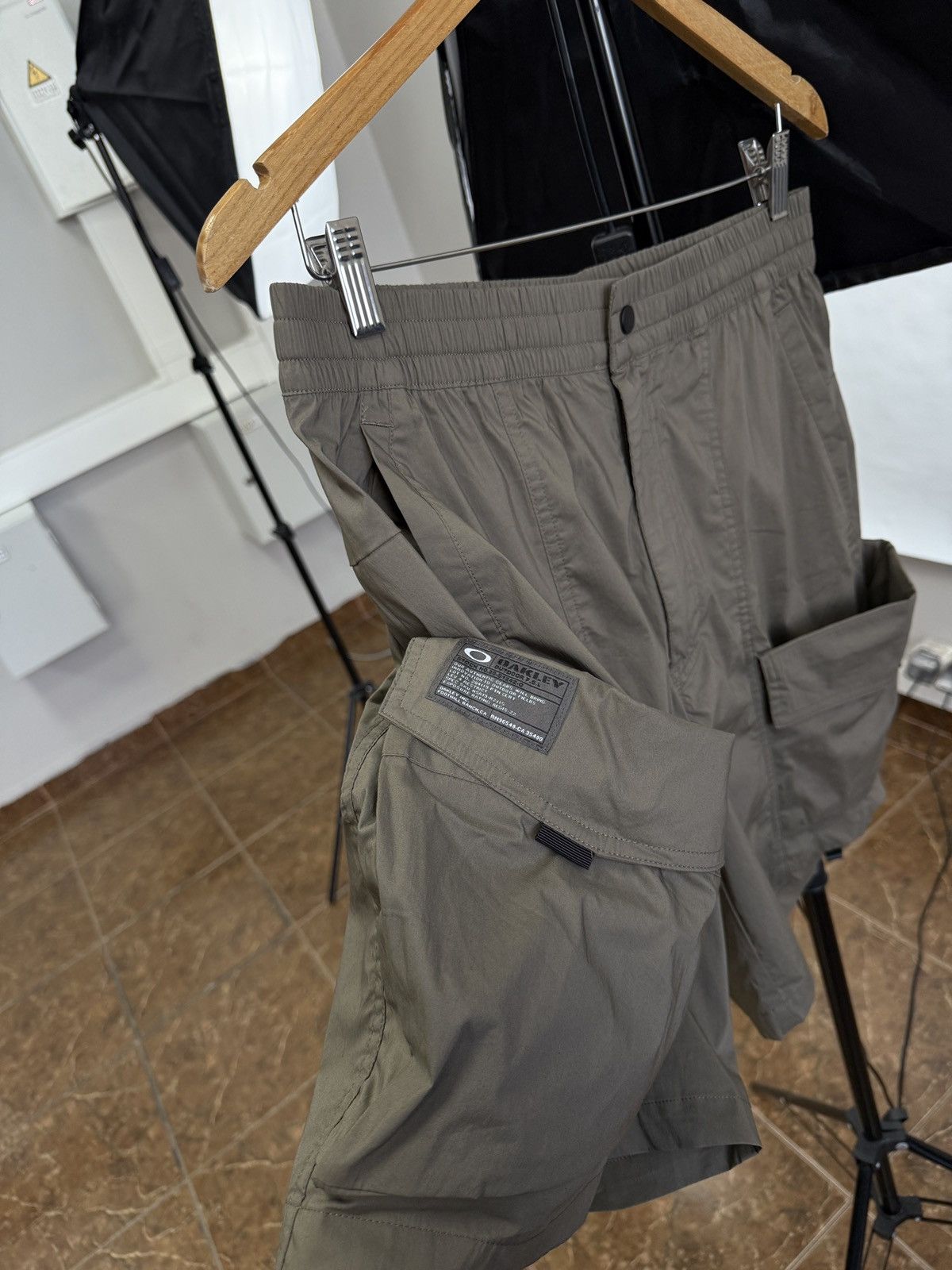 Oakley 🇺🇸 Oakley FGL Tool Box Cargo Multipocket Shorts Military Size US 34 / EU 50 - 1 Thumbnail