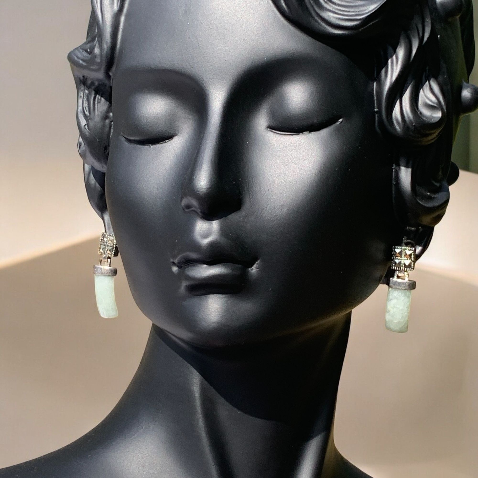 Designer Marcasite & Green Jade Drop Earrings Vintage Style Elegant Size ONE SIZE - 3 Thumbnail