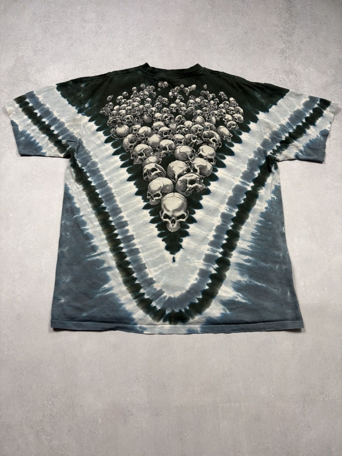 Vintage Vintage 1998 Disney Liquid Blue Skull Tie Dye T Shirt AOP XL Size US XL / EU 56 / 4 - 2 Thumbnail