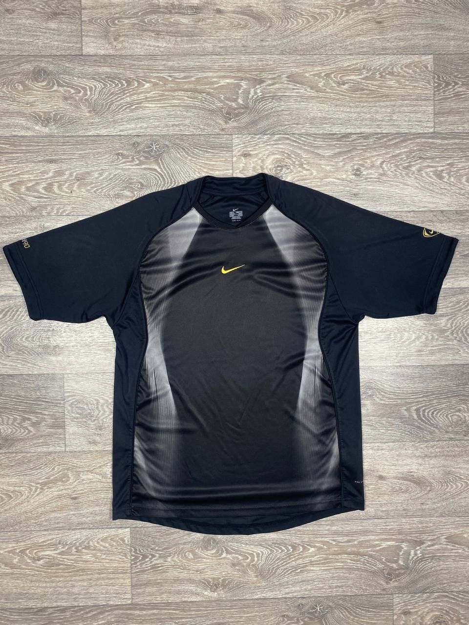Vintage Nike Total 90 T shirt Center Logo Size Medium