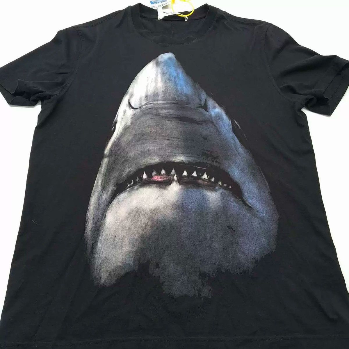 Givenchy Givenchy Black Shark Print Short Sleeve T-Shirt XL Size Size US XL / EU 56 / 4 - 3 Thumbnail