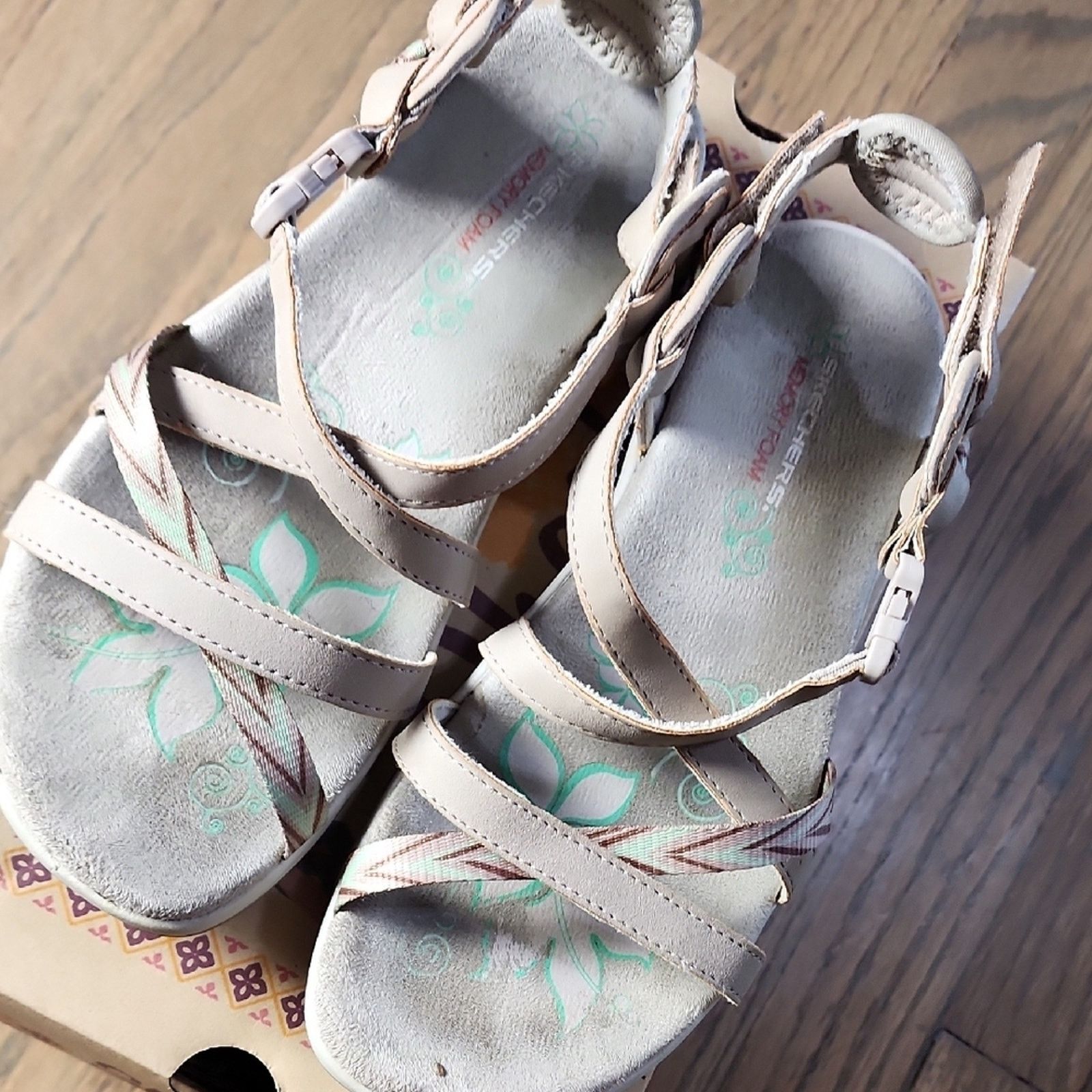 SKECHERS Skechers Women's Cream and Tan Sandals Size US 7 / IT 37 - 3 Thumbnail