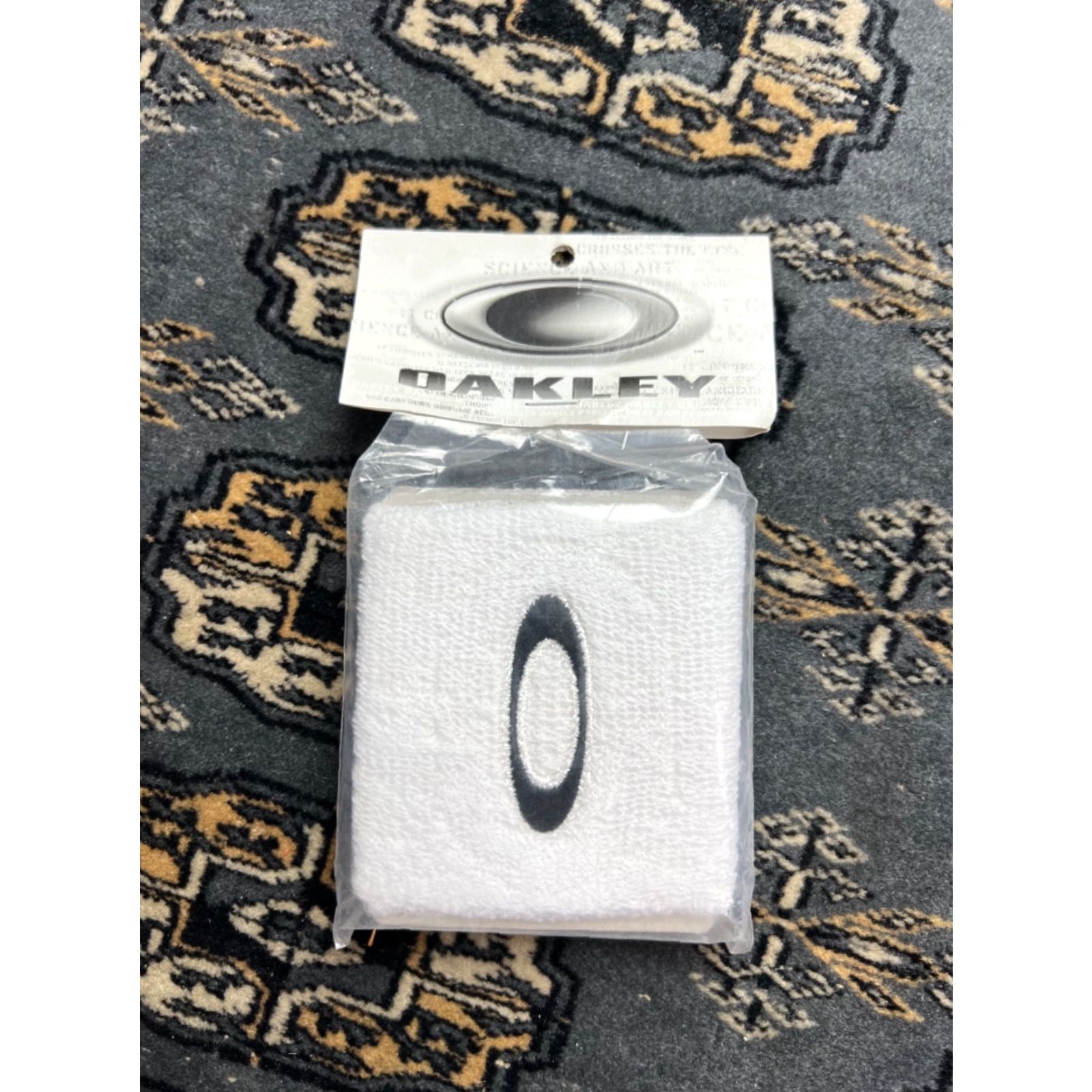 Oakley VINTAGE Oakley Sweatbands Y2K Sweatbands Men White Adults Mens Size ONE SIZE - 2 Thumbnail