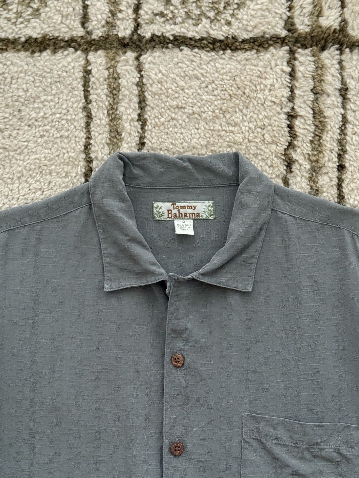 Tommy Bahama Vintage Tommy Bahama Short Sleeve Silk Button-Up Shirt M Size US M / EU 48-50 / 2 - 5 Thumbnail