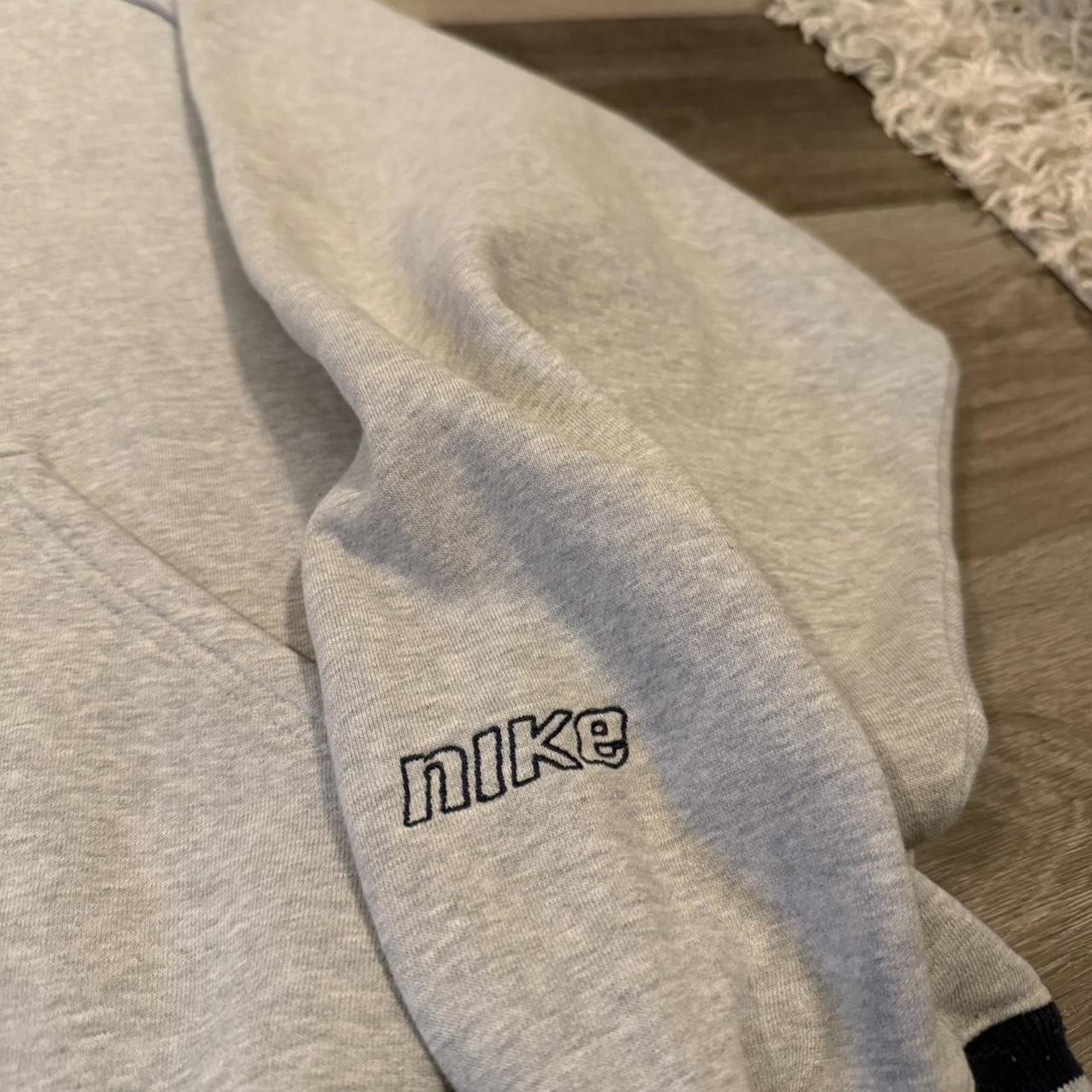 Nike Vintage Nike basketball hoodie 90s L/XL RARE Size US L / EU 52-54 / 3 - 5 Thumbnail