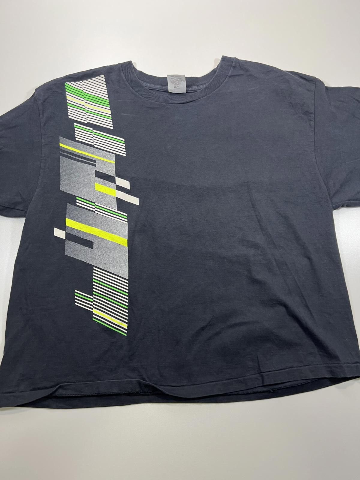 Nike Vintage Nike grey tag Men's XL Graphic T-Shirt Black Size US XL / EU 56 / 4 - 1 Thumbnail