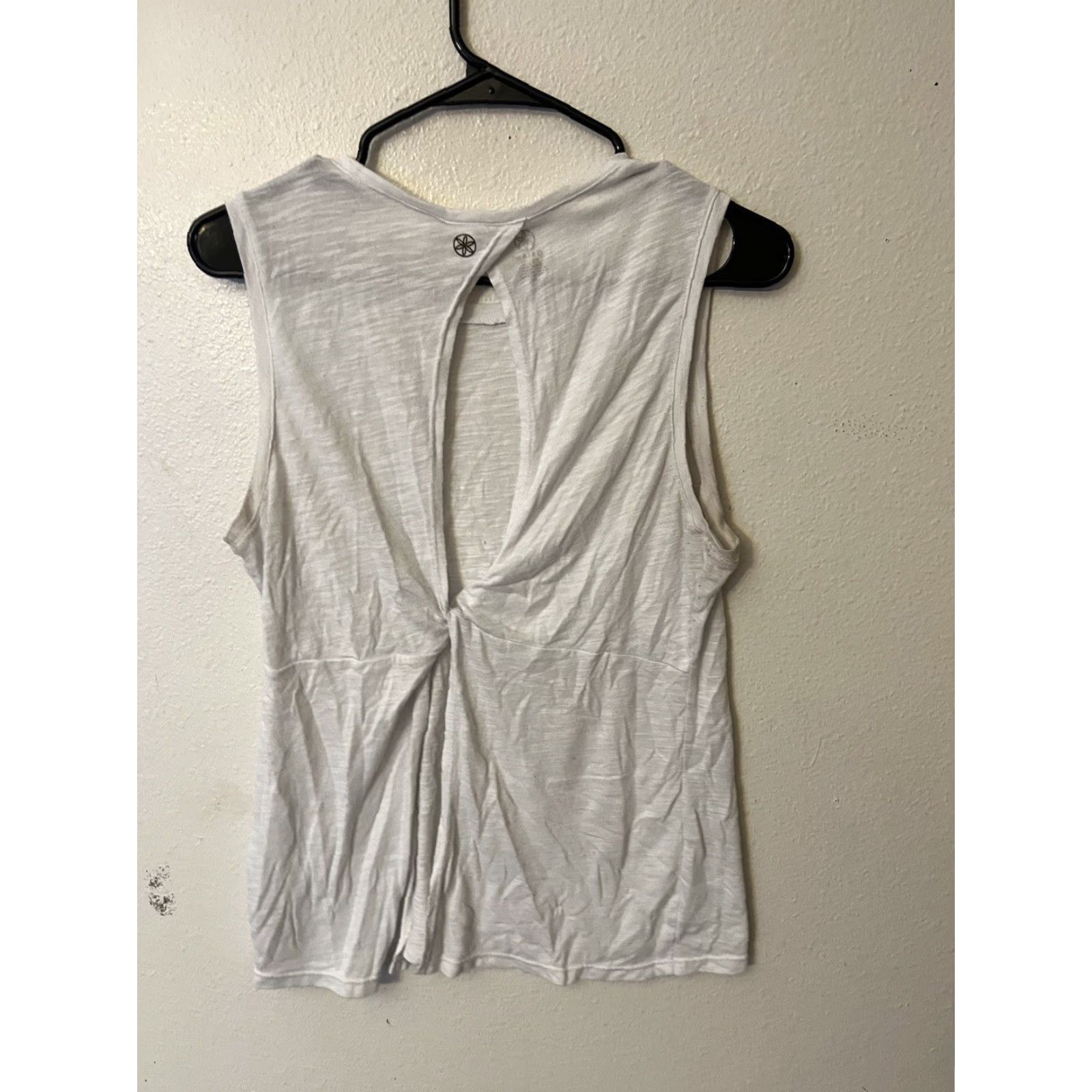 Vintage VINTAGE Gaiam Women's Racerback Tank Top Activewear Lightweight Medium White Yoga 90s Womens Size ONE SIZE - 3 Thumbnail